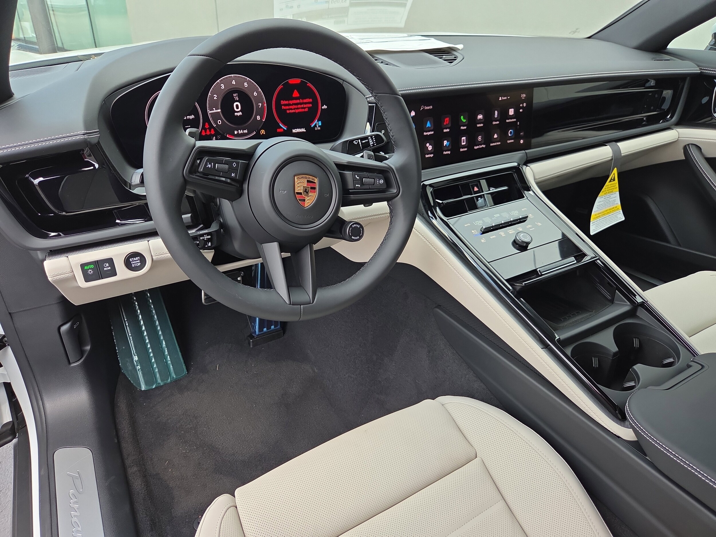 2025 Porsche Panamera 4 photo 4