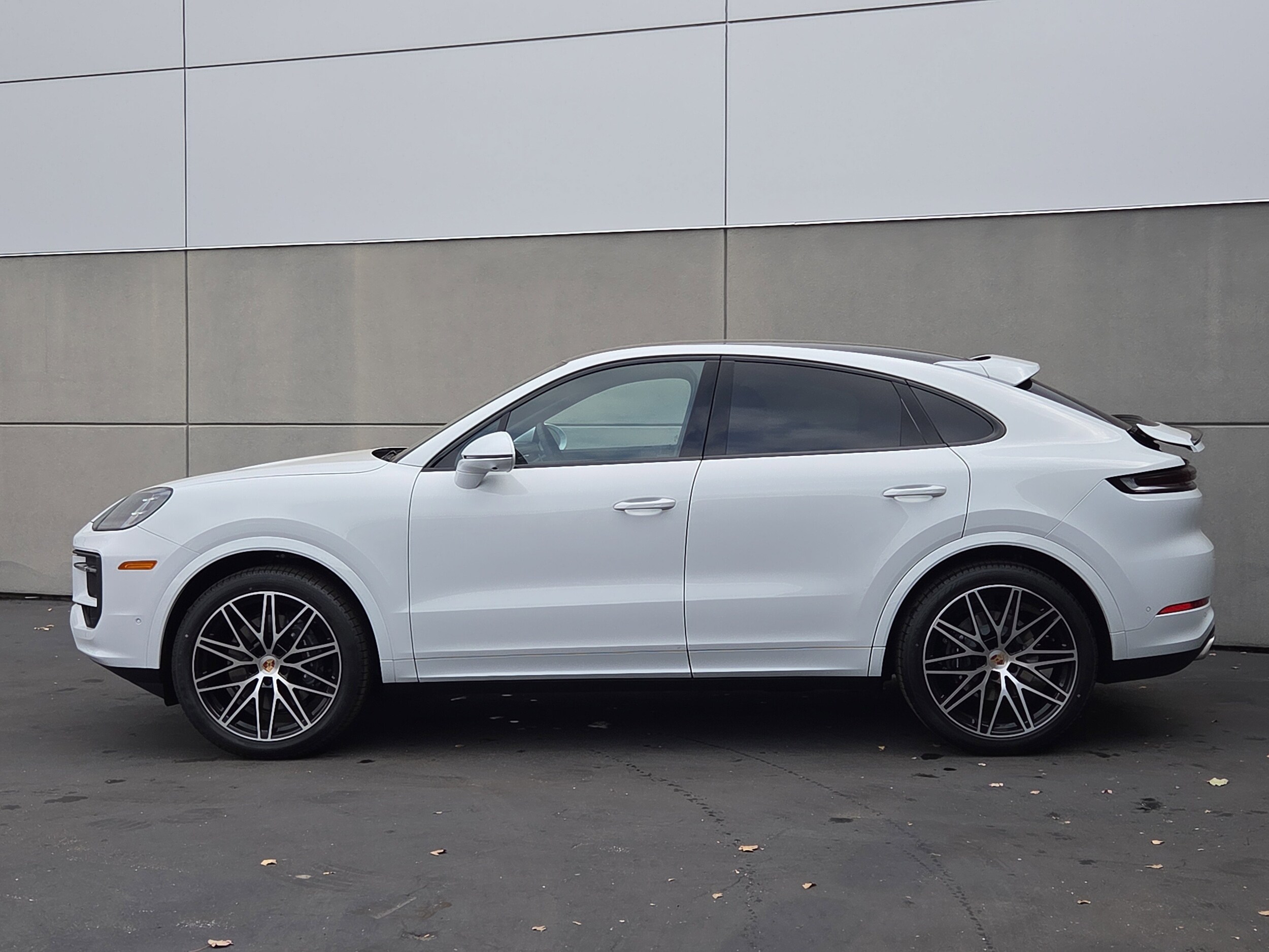 2026 Porsche Cayenne Coupe photo 2
