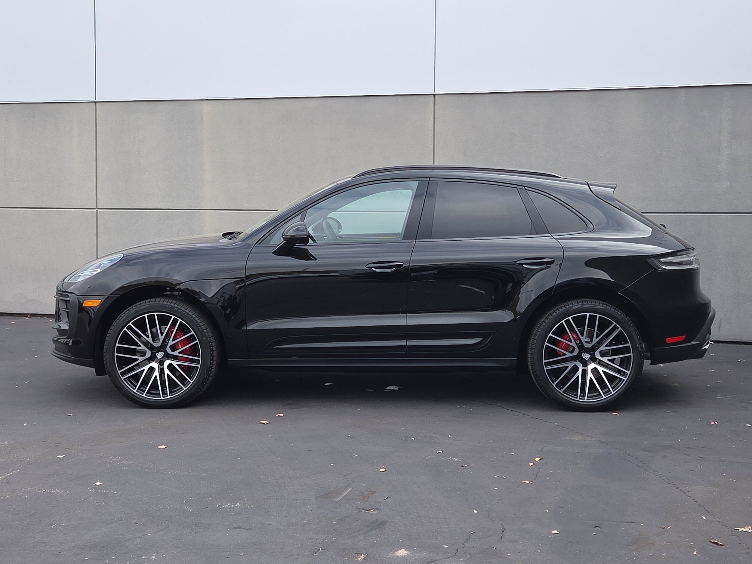 2026 Porsche Macan S photo 2
