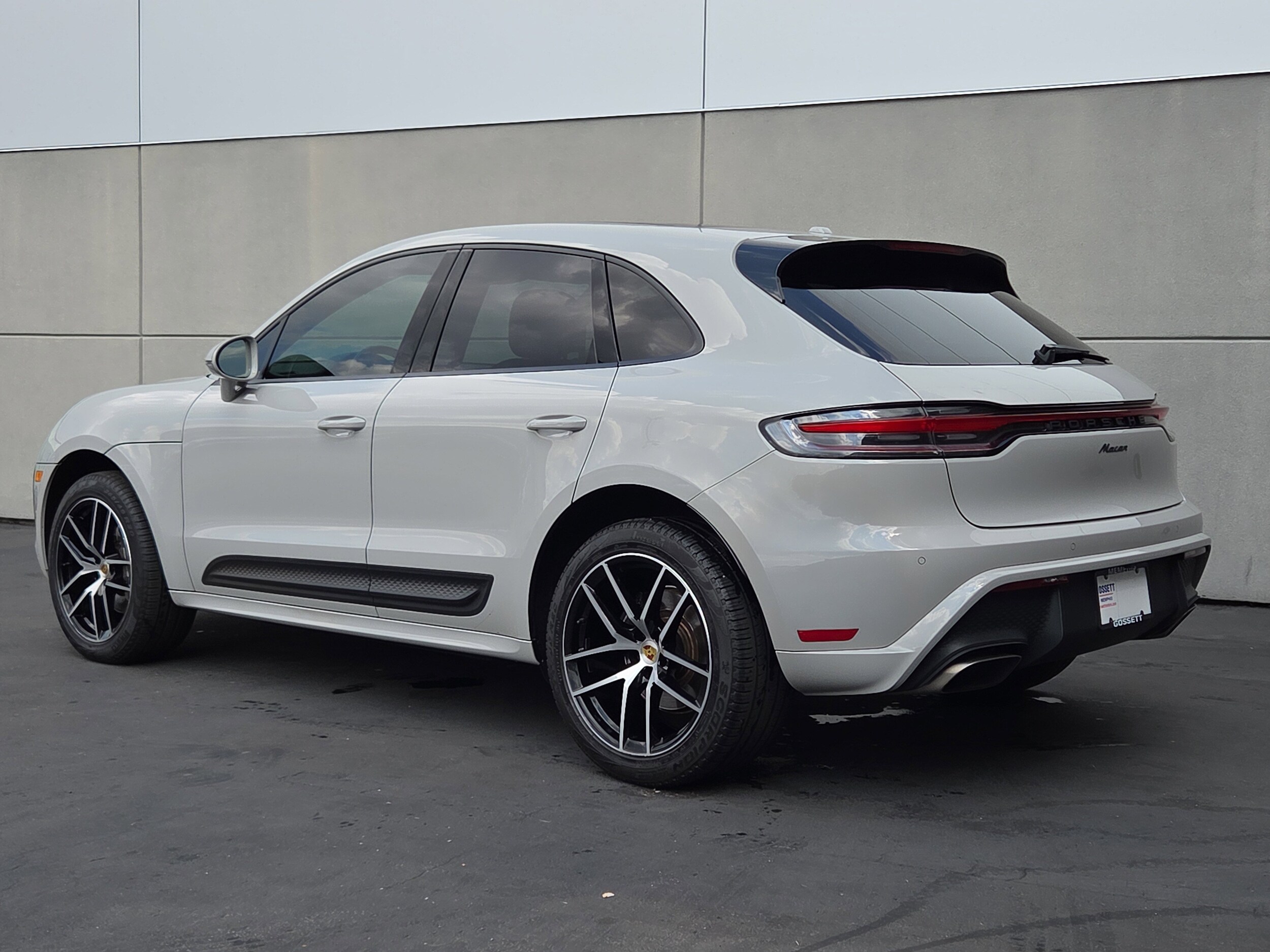 2022 Porsche Macan photo 3