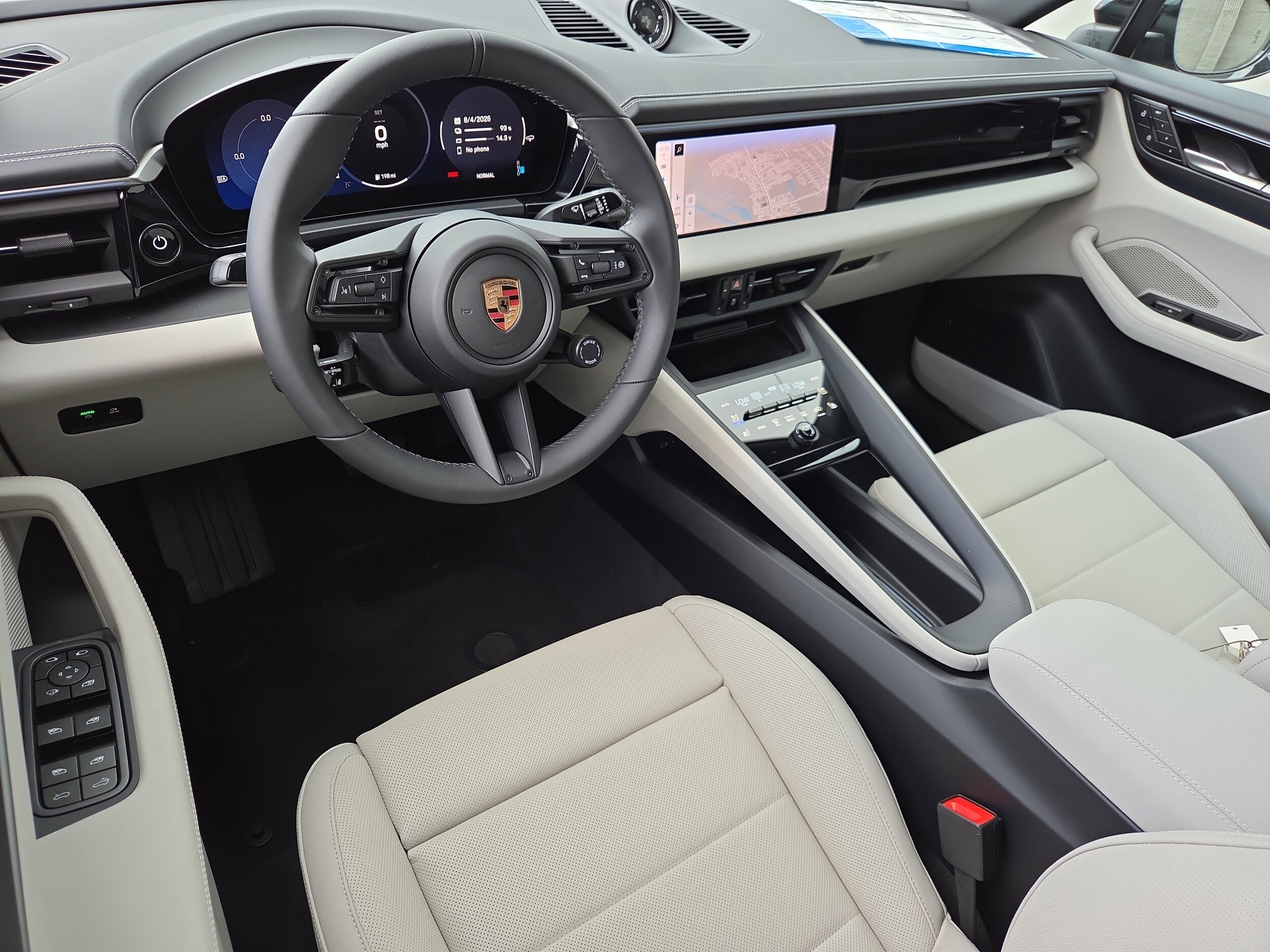 2025 Porsche Macan Electric 4 photo 4