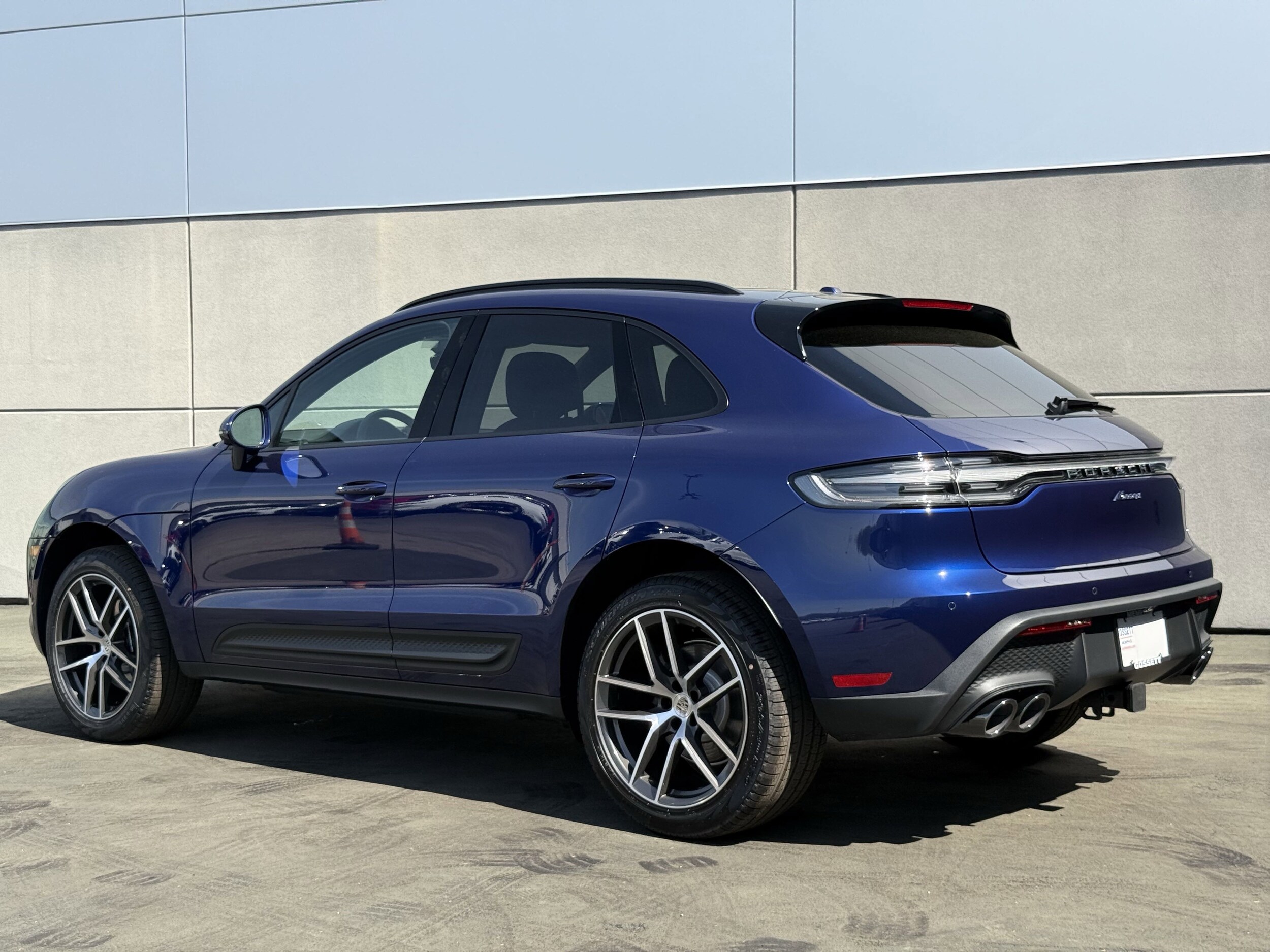 2025 Porsche Macan S photo 3