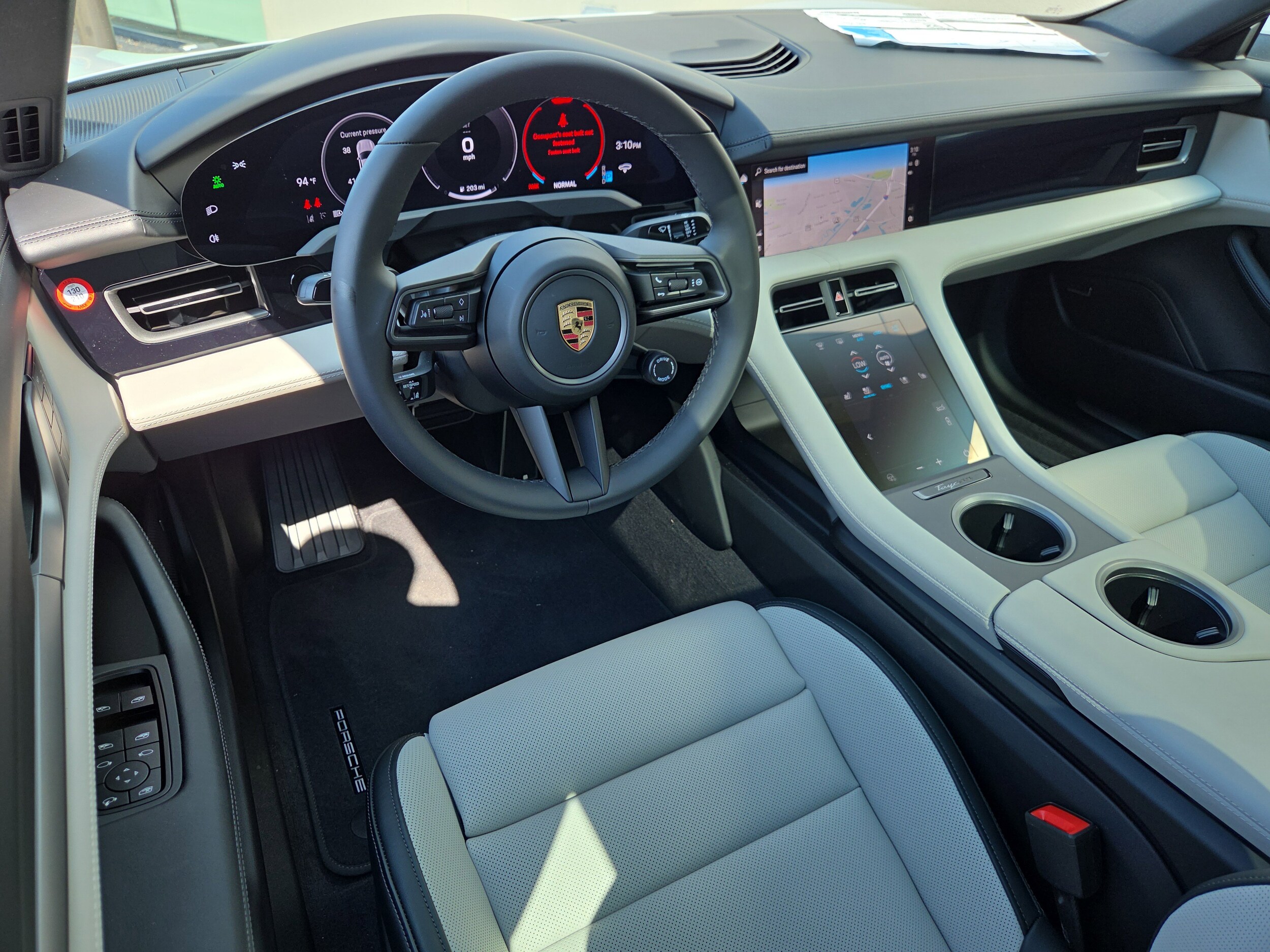 2025 Porsche Taycan photo 4