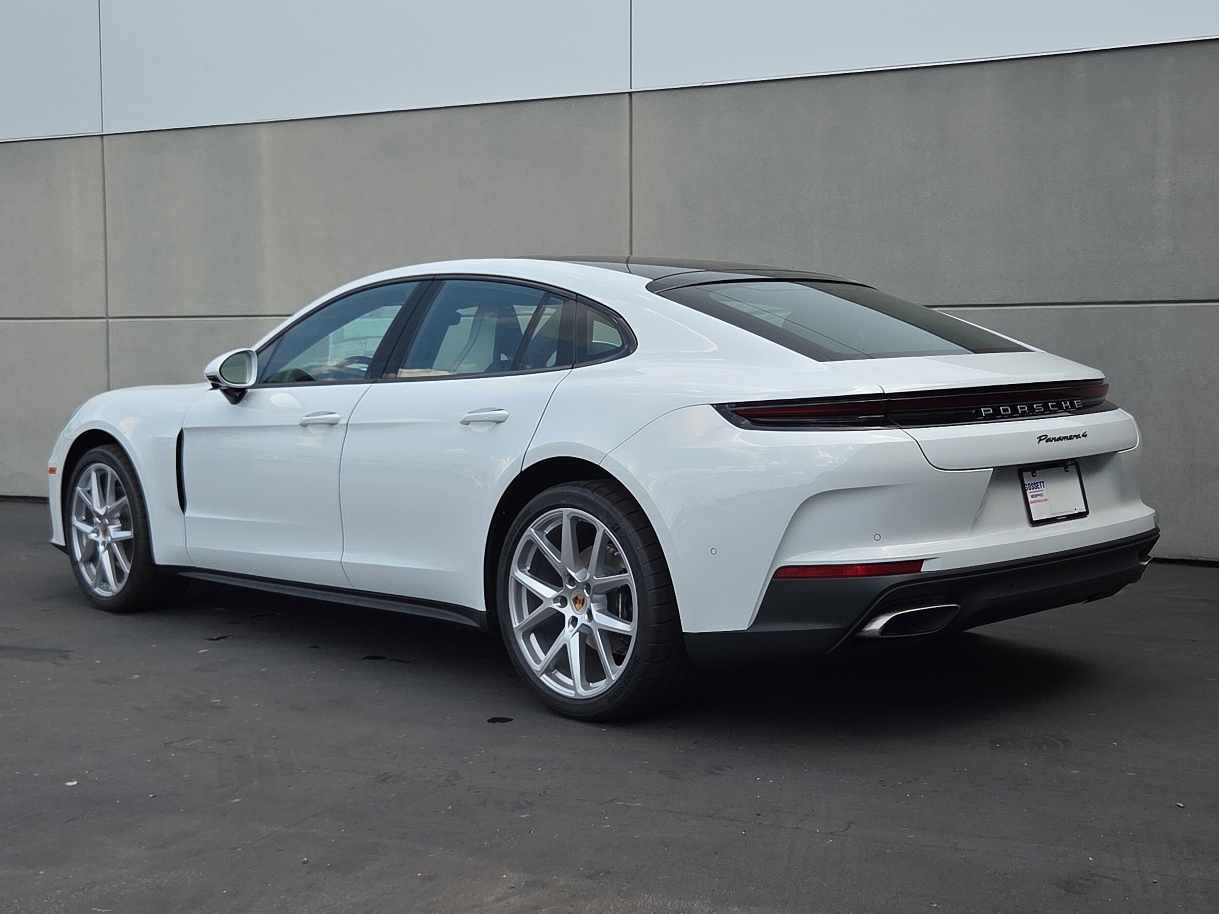 2025 Porsche Panamera 4 photo 3
