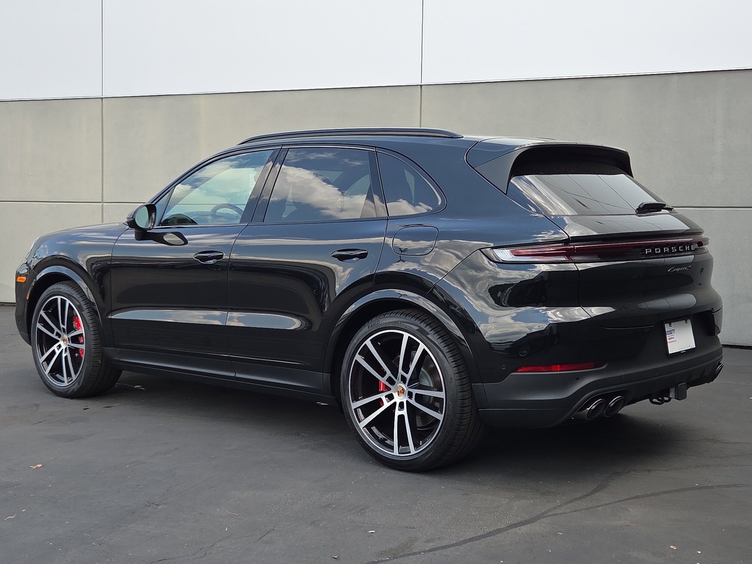 2025 Porsche Cayenne E-Hybrid S photo 3