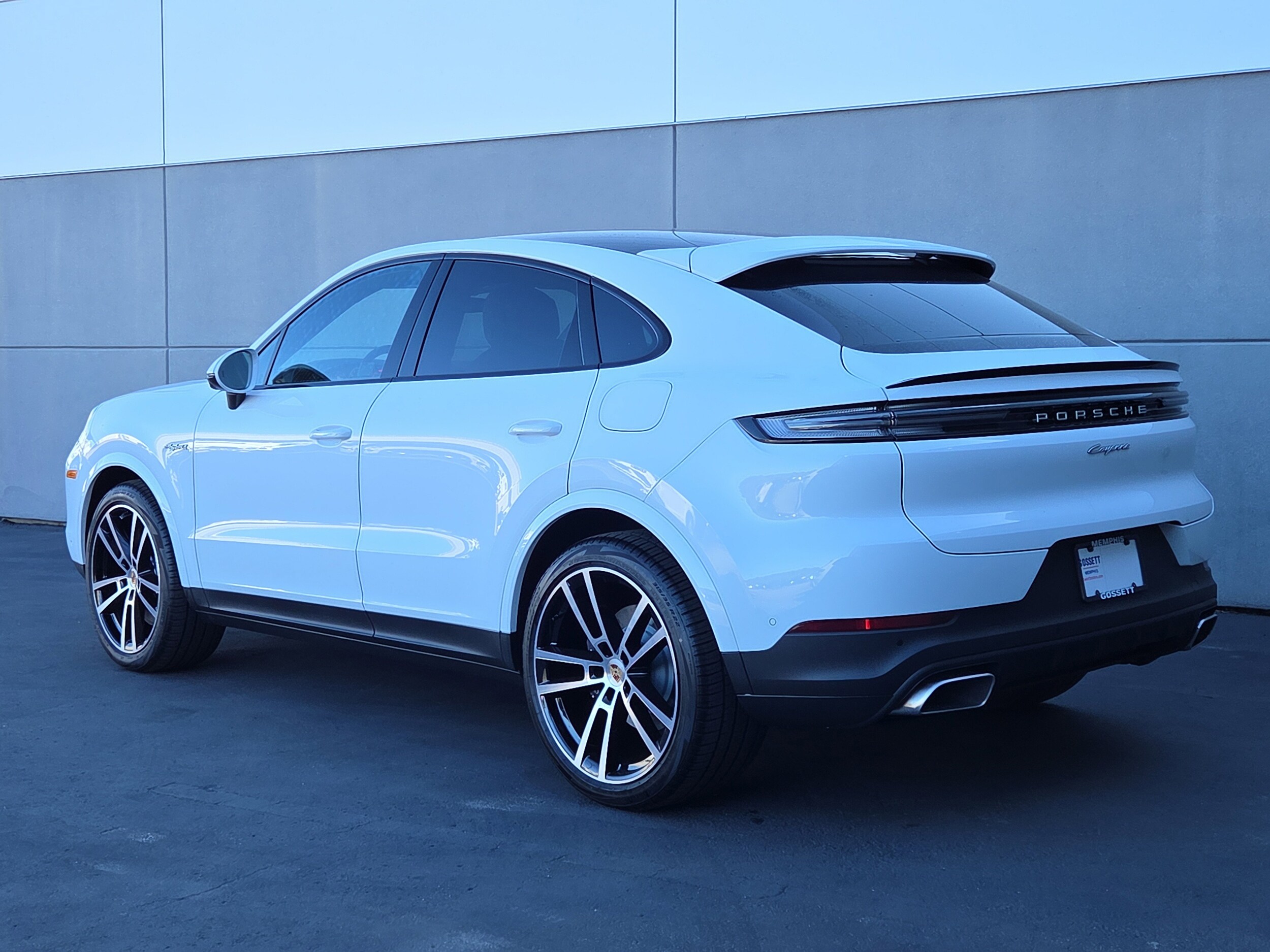 2026 Porsche Cayenne E-Hybrid Coupe photo 3