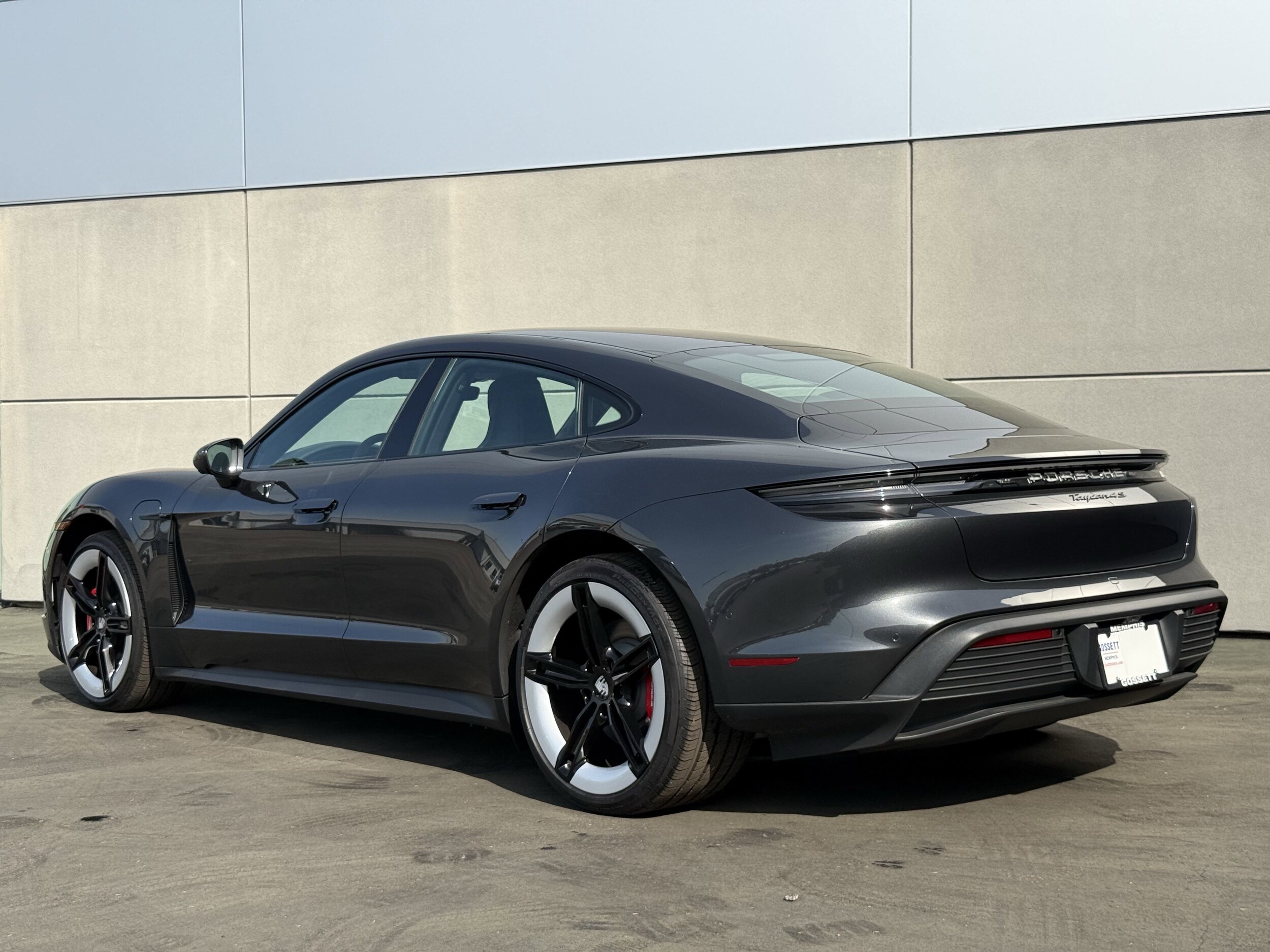 2025 Porsche Taycan 4S photo 3