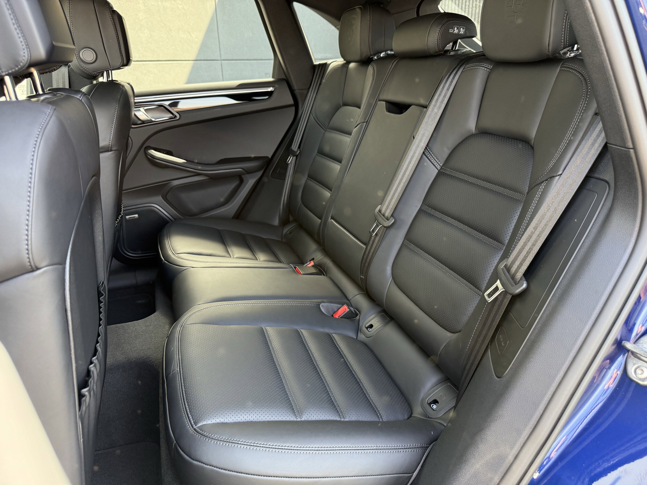2025 Porsche Macan - Photo 13