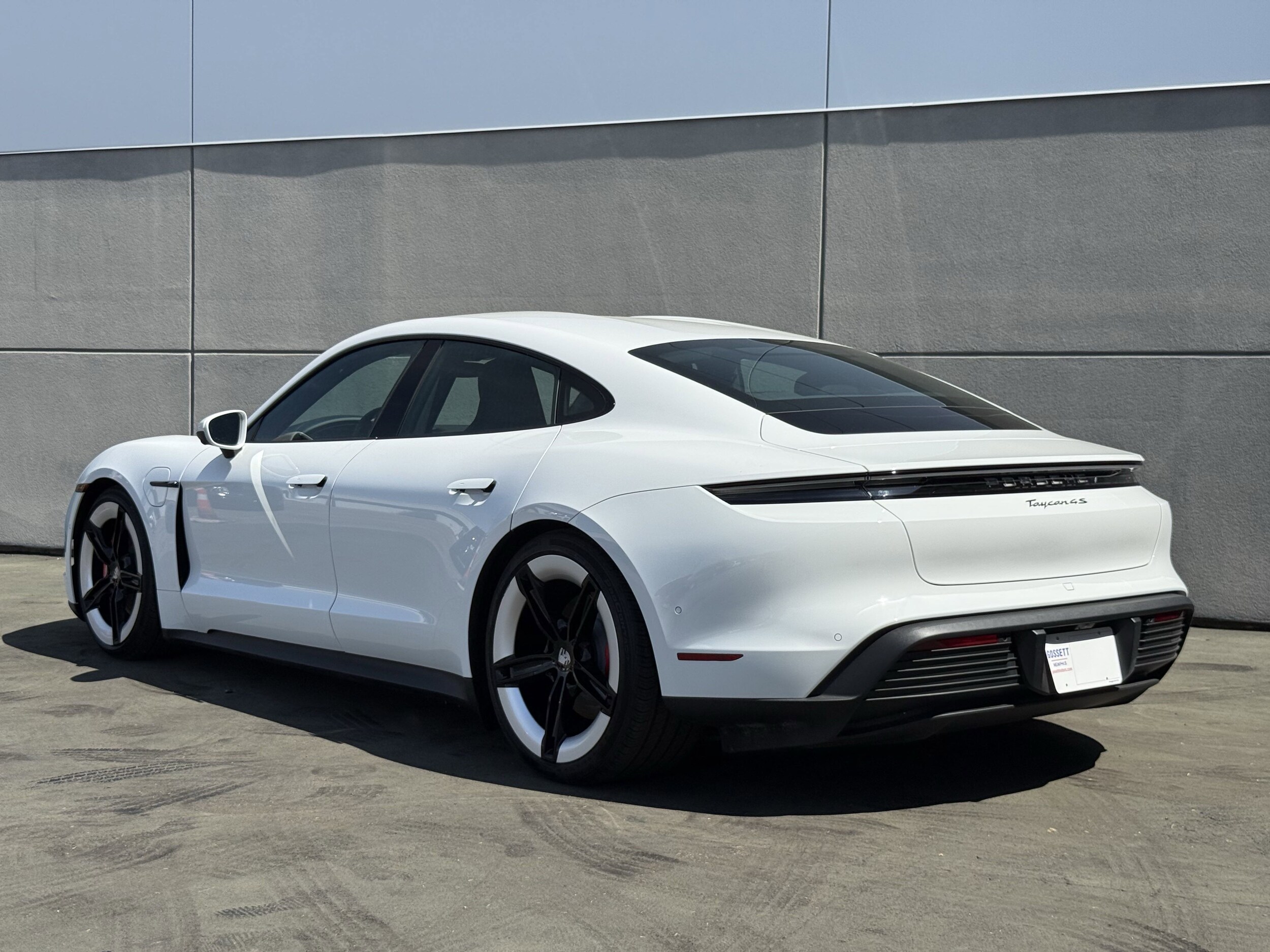 2025 Porsche Taycan 4S photo 3