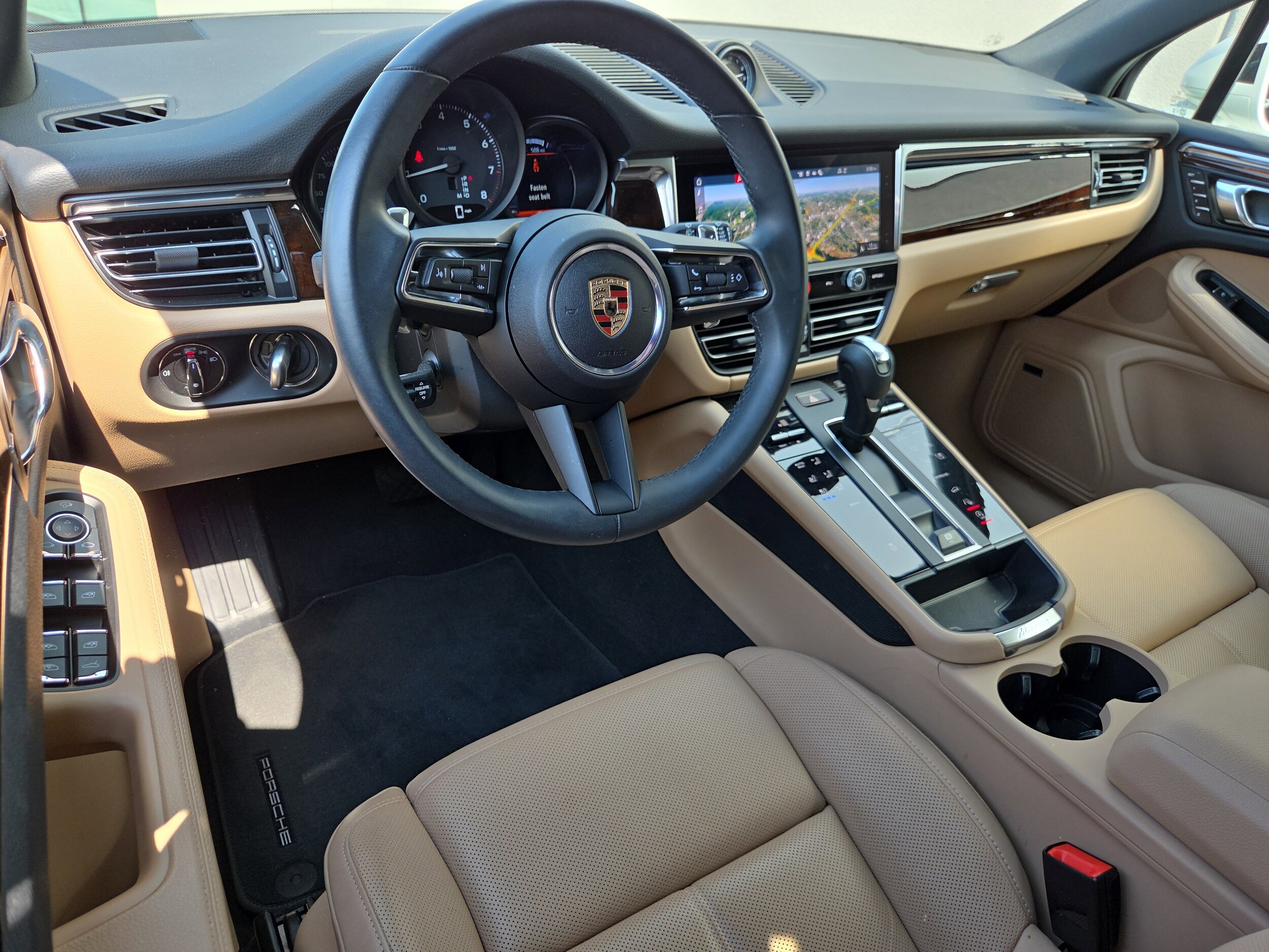 2025 Porsche Macan S photo 4