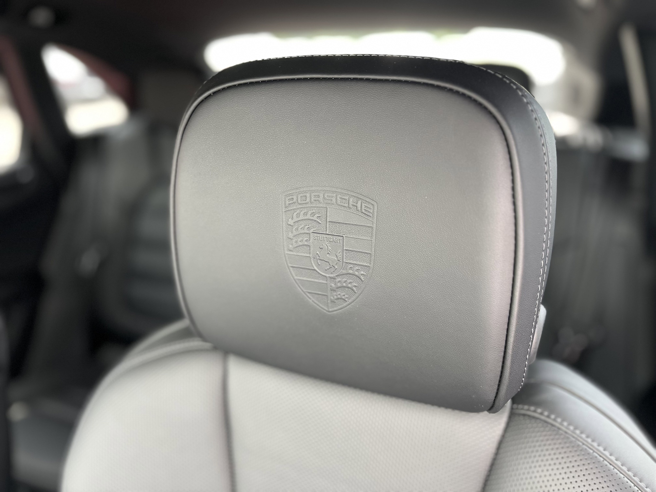 2025 Porsche Macan - Photo 25