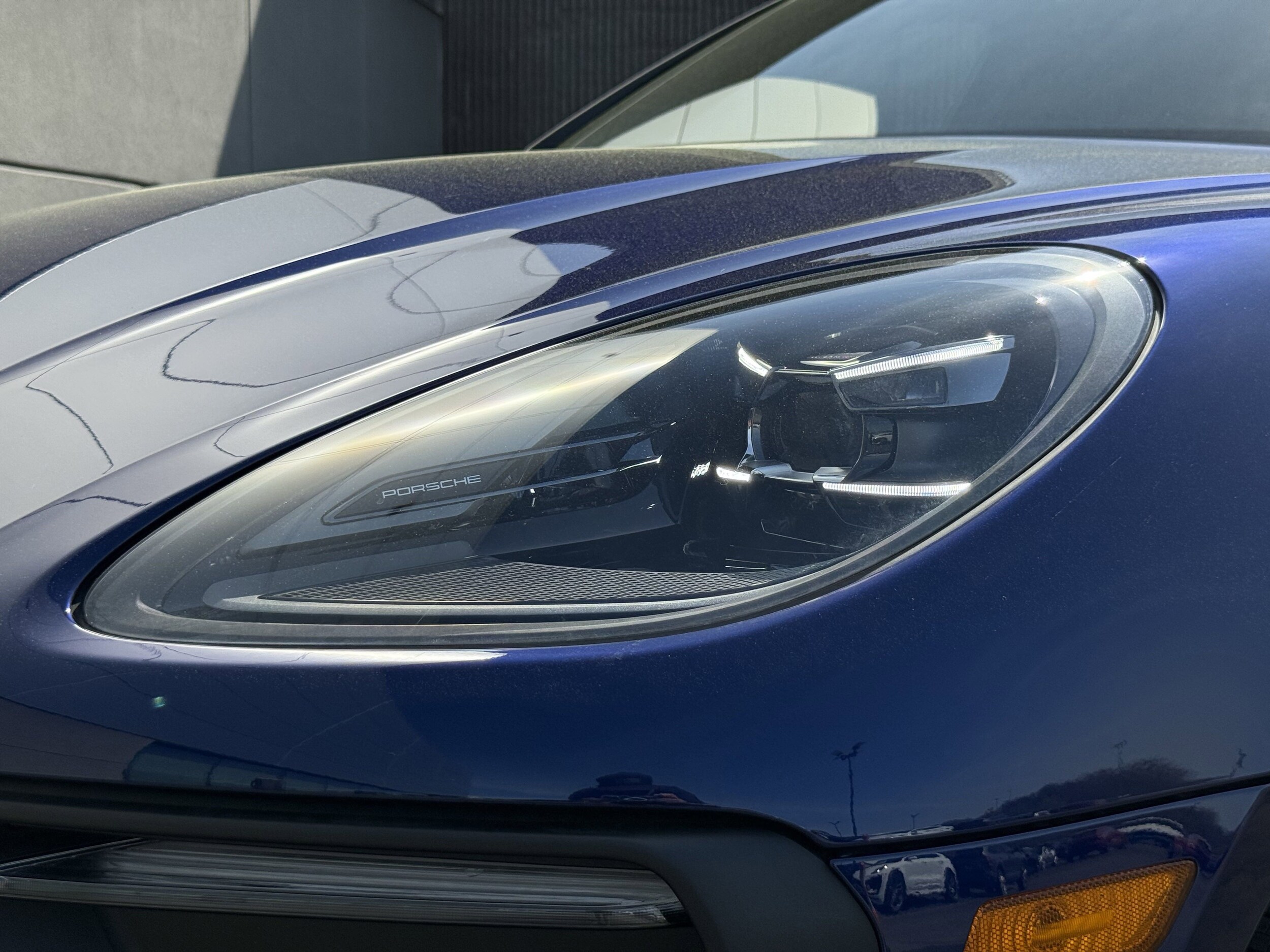 2025 Porsche Macan - Photo 12