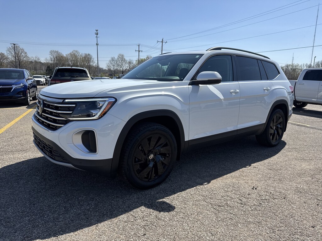 Used 2025 Volkswagen Atlas 2.0T SE w/Technology 2.0T SE w/Technology FWD