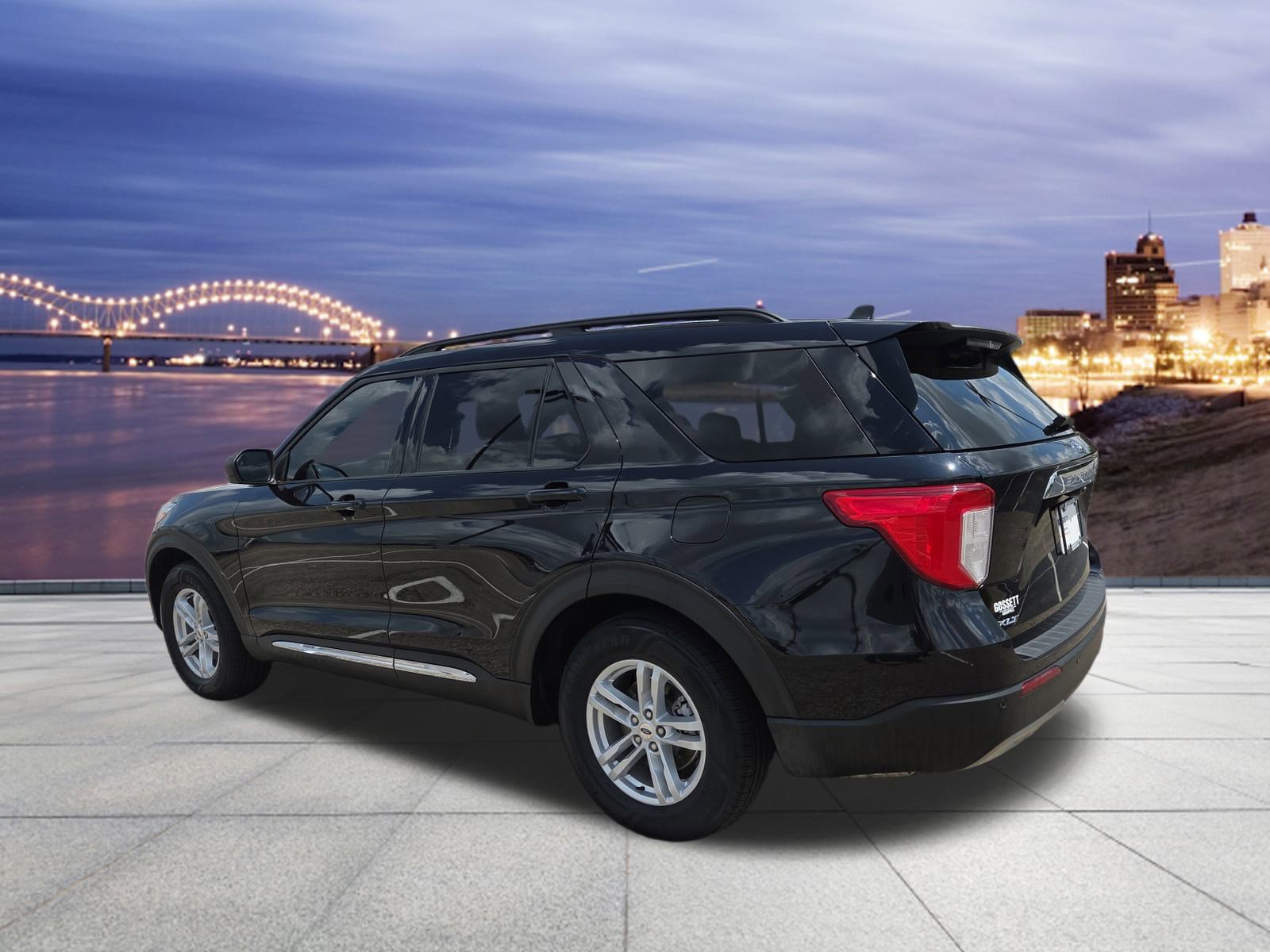 2024 Ford Explorer XLT photo 2