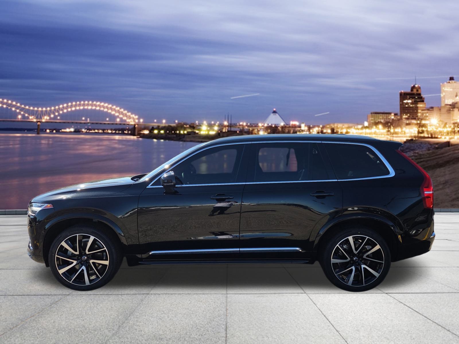 2023 Volvo XC90 AWD Plus photo 2