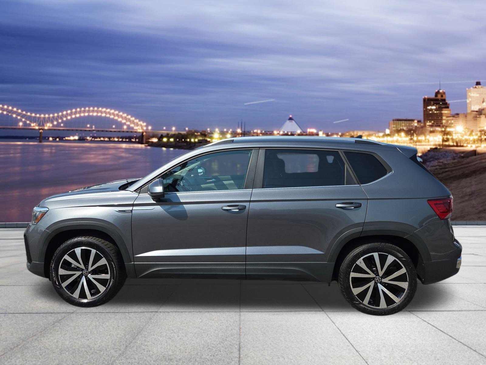 2023 Volkswagen Taos SE photo 2