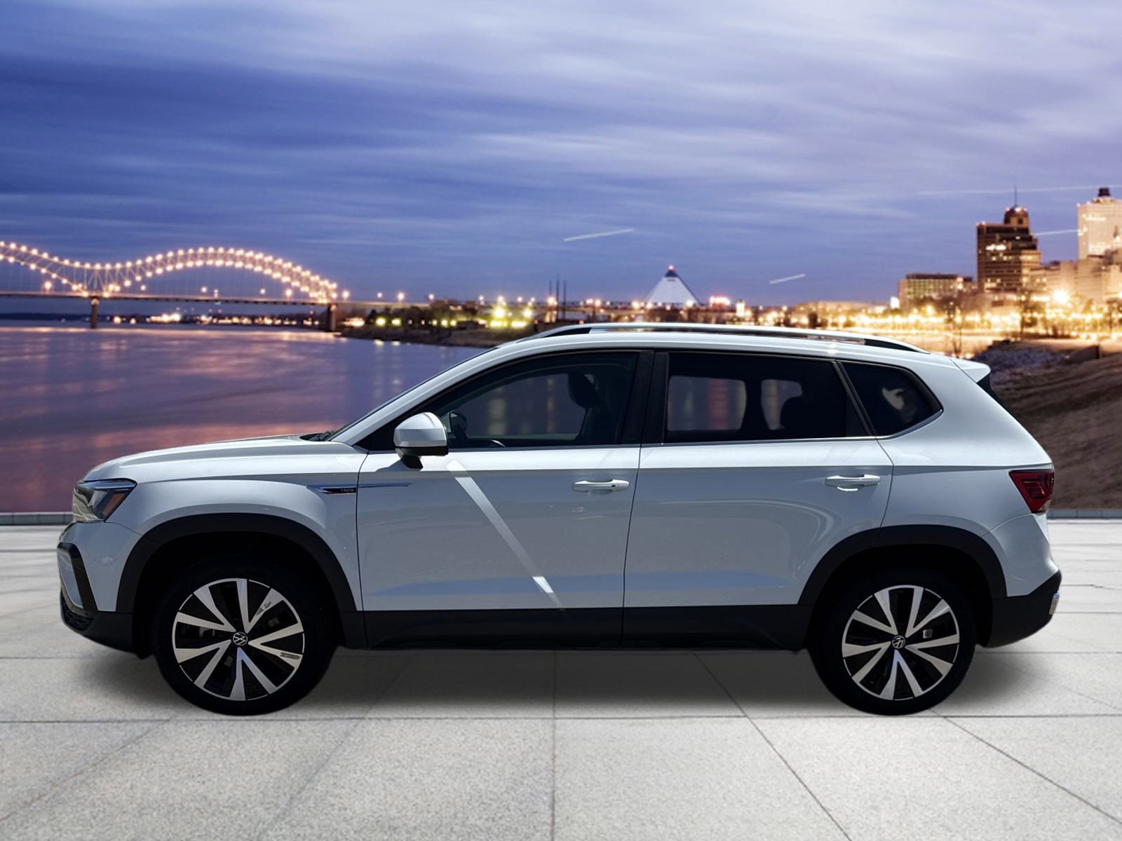 2024 Volkswagen Taos SE photo 2