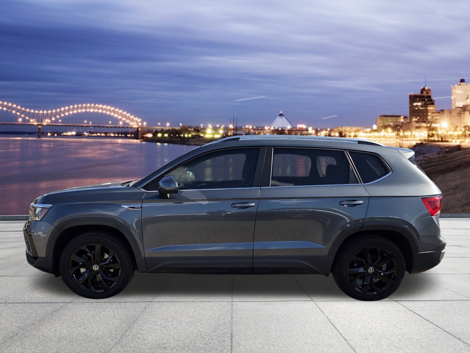 2022 Volkswagen Taos SE photo 2