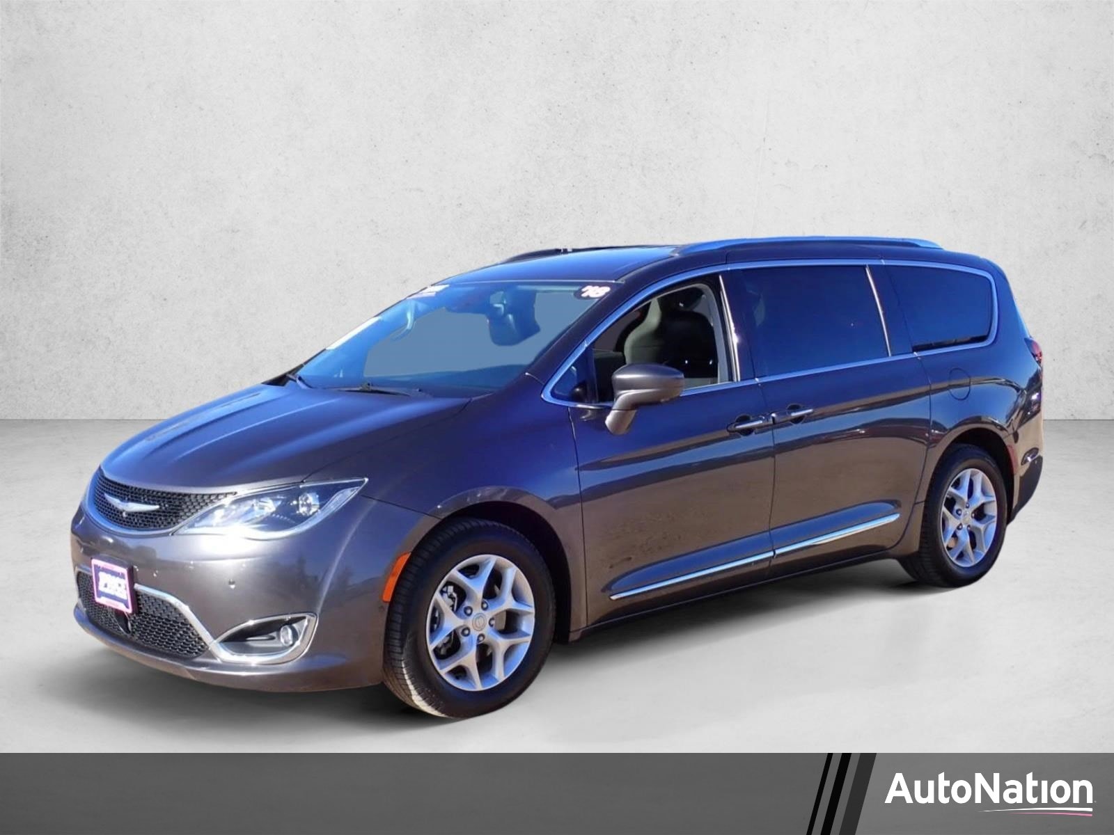2018 Chrysler Pacifica Touring L's photo