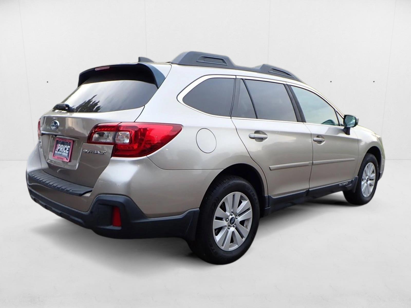 2018 Subaru Outback Premium photo 4