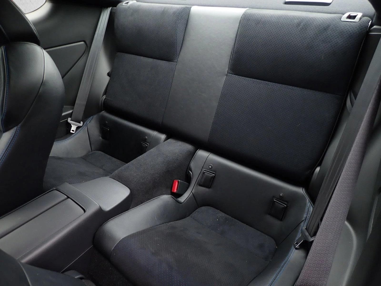 2025 Subaru BRZ tS - Photo 8