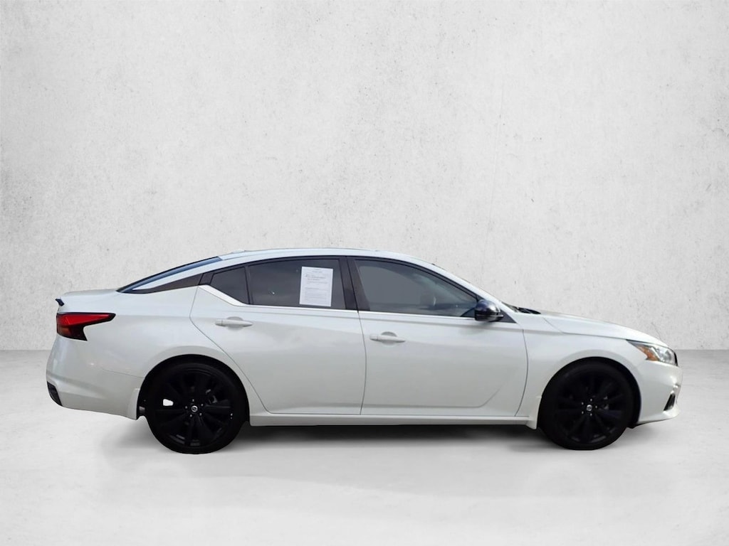 Used 2022 Nissan Altima 2.5 SR Sedan