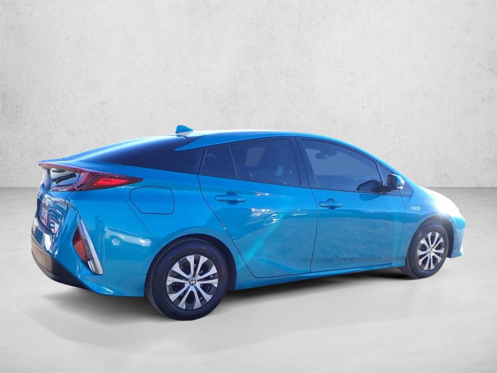 2020 Toyota Prius Prime LE photo 4