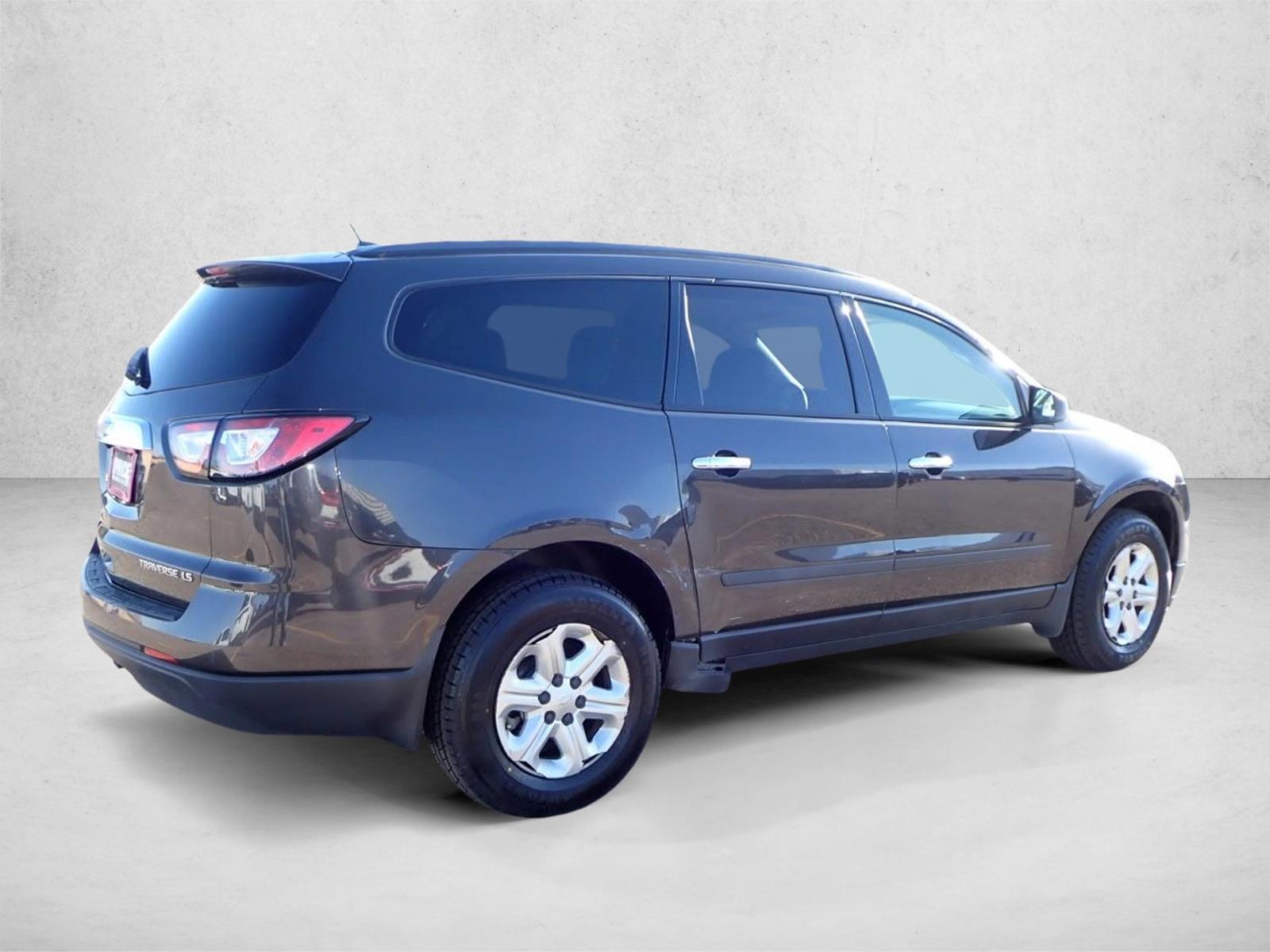2015 Chevrolet Traverse LS photo 4