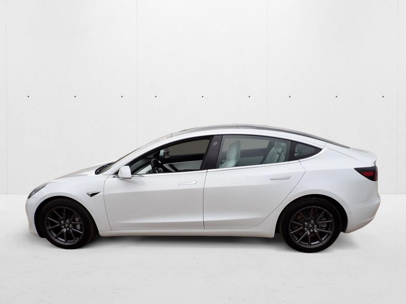 Used 2018 Tesla Model 3 Long Range Dual Motor with VIN 5YJ3E1EBXJF096933 for sale in Centennial, CO