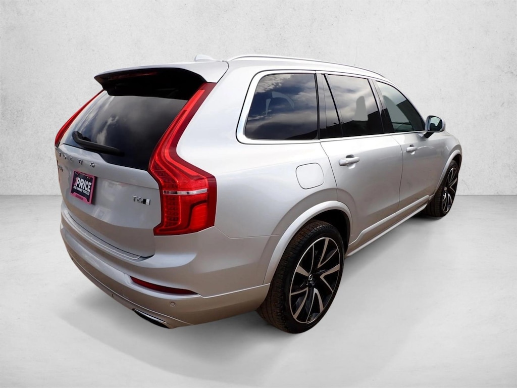 Used 2021 Volvo XC90 Momentum SUV