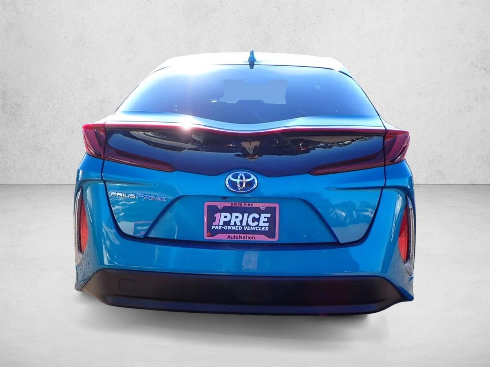 2020 Toyota Prius Prime LE photo 3