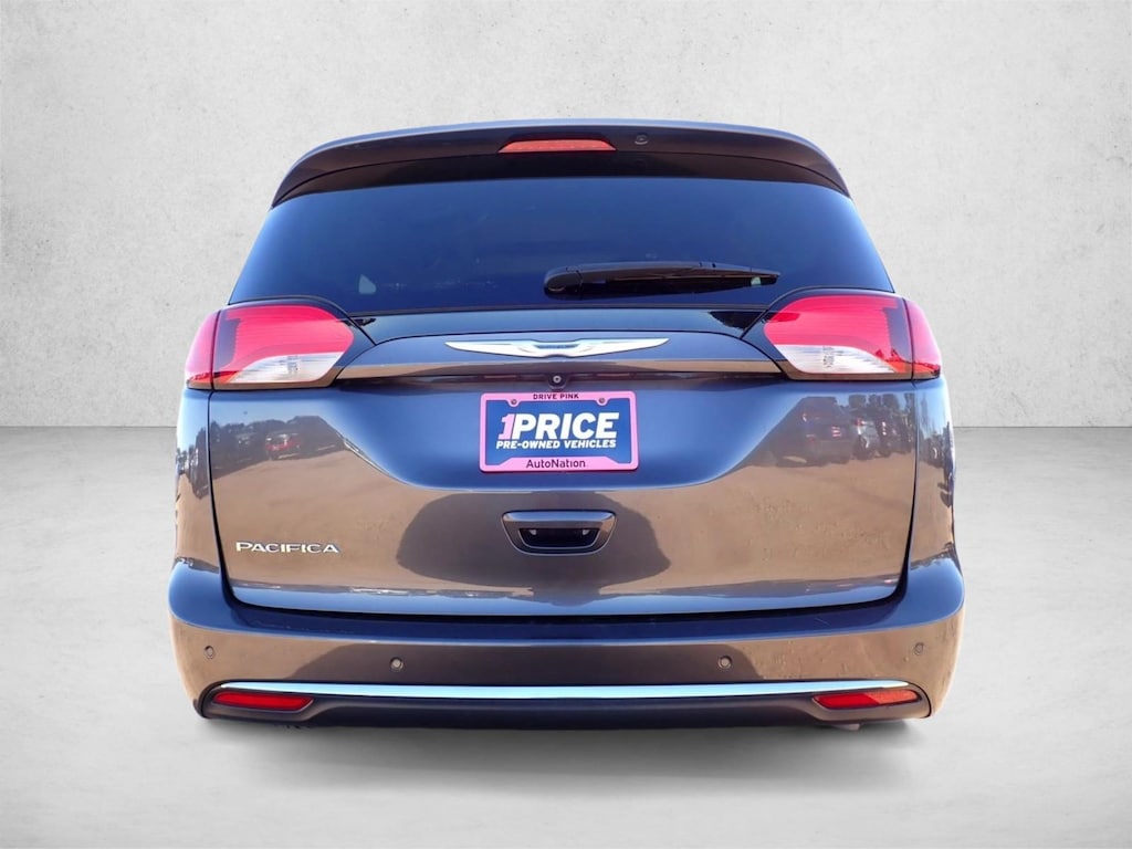Used 2018 Chrysler Pacifica Touring L Van