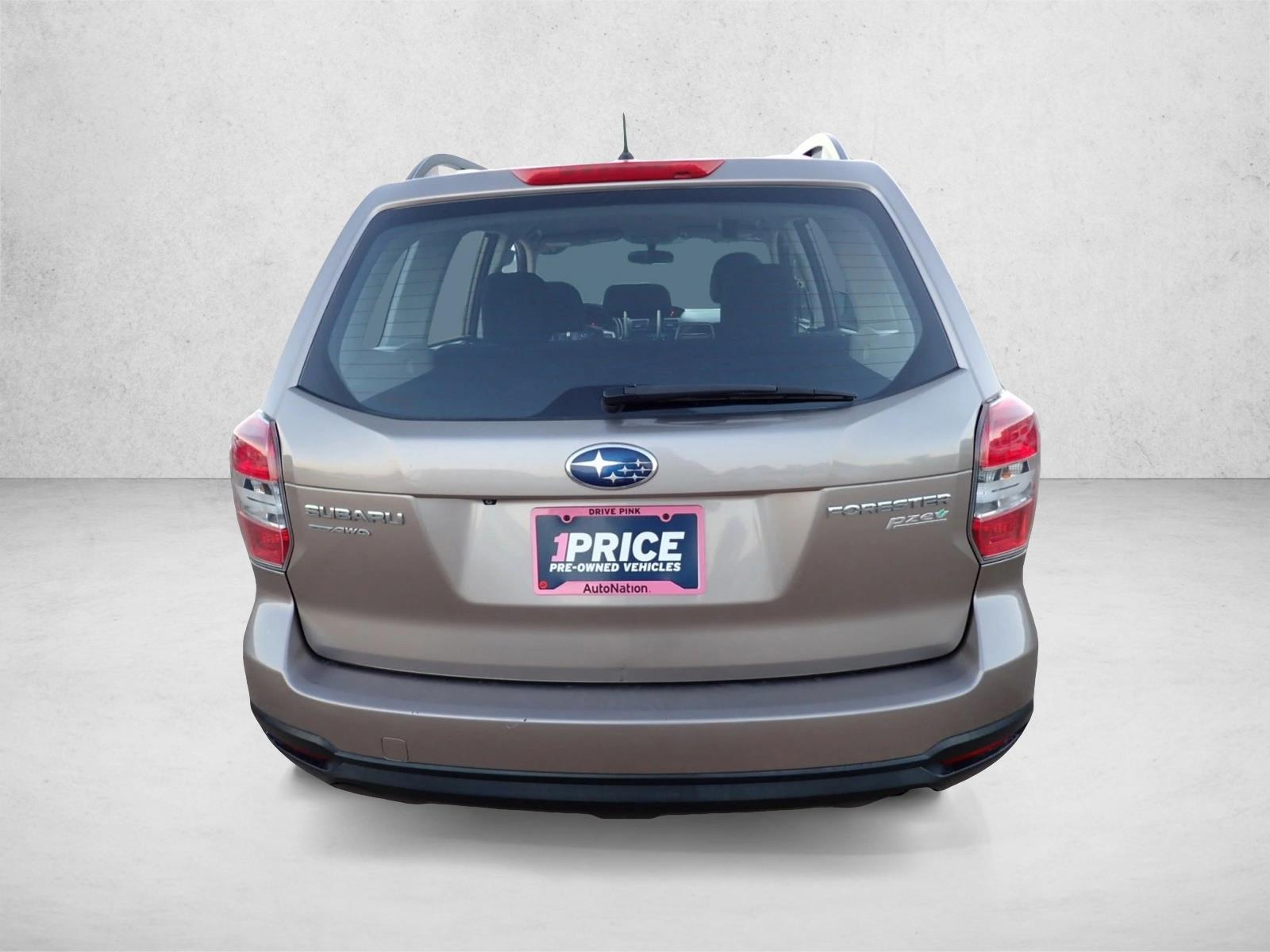2015 Subaru Forester 2.5i photo 3