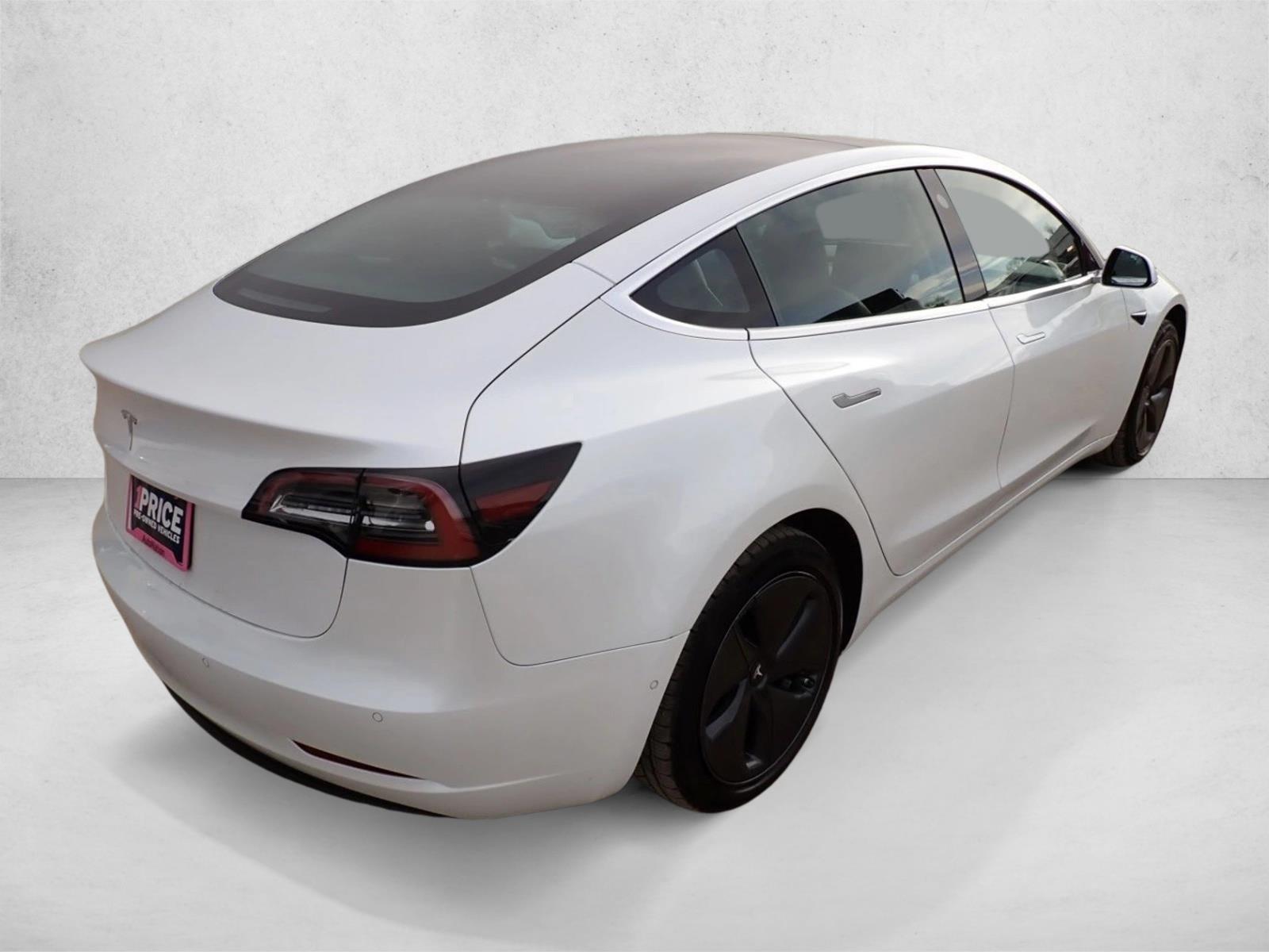 2019 Tesla Model 3 Mid Range photo 3