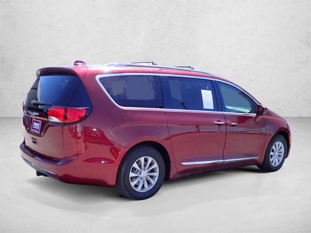 Used 2018 Chrysler Pacifica Touring L Van