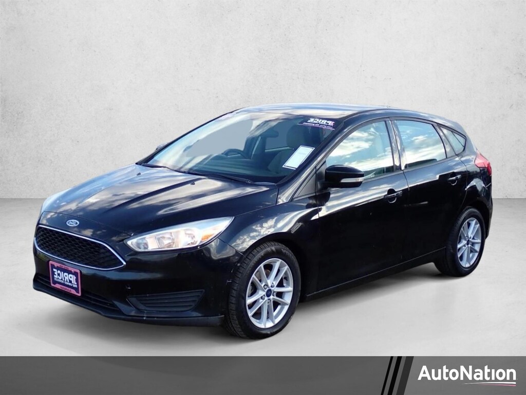 Used 2017 Ford Focus SE Hatchback