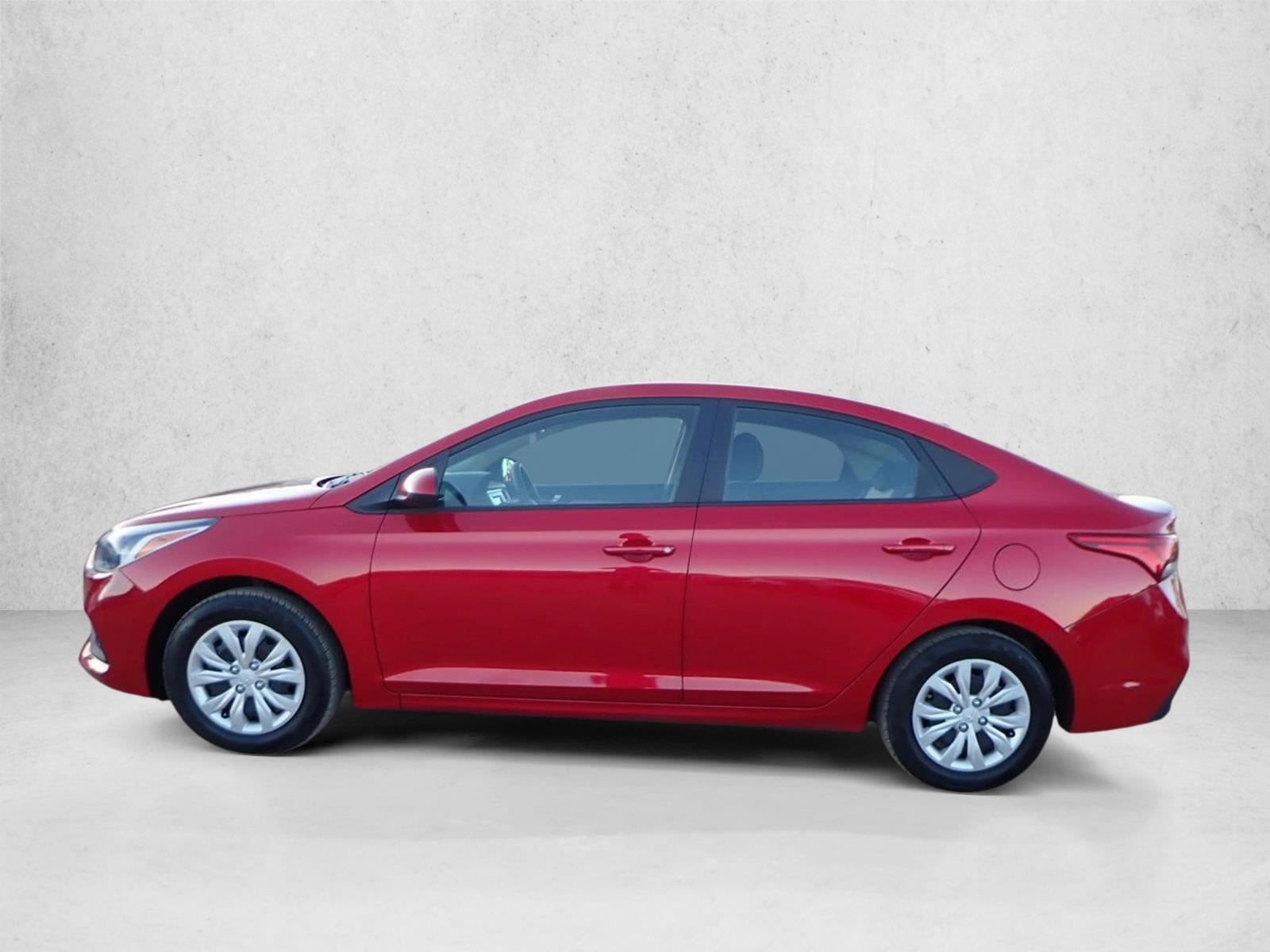 2022 Hyundai Accent SE photo 2
