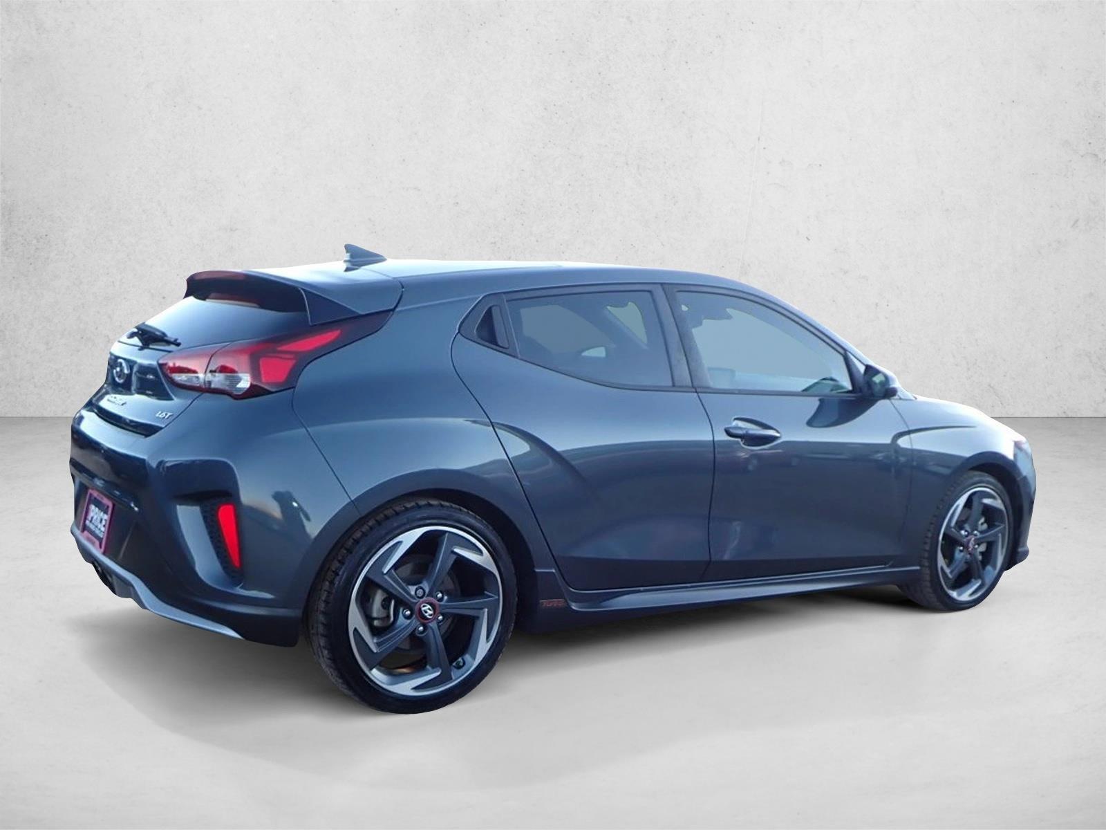 2019 Hyundai Veloster R-Spec Turbo Ultimate photo 4