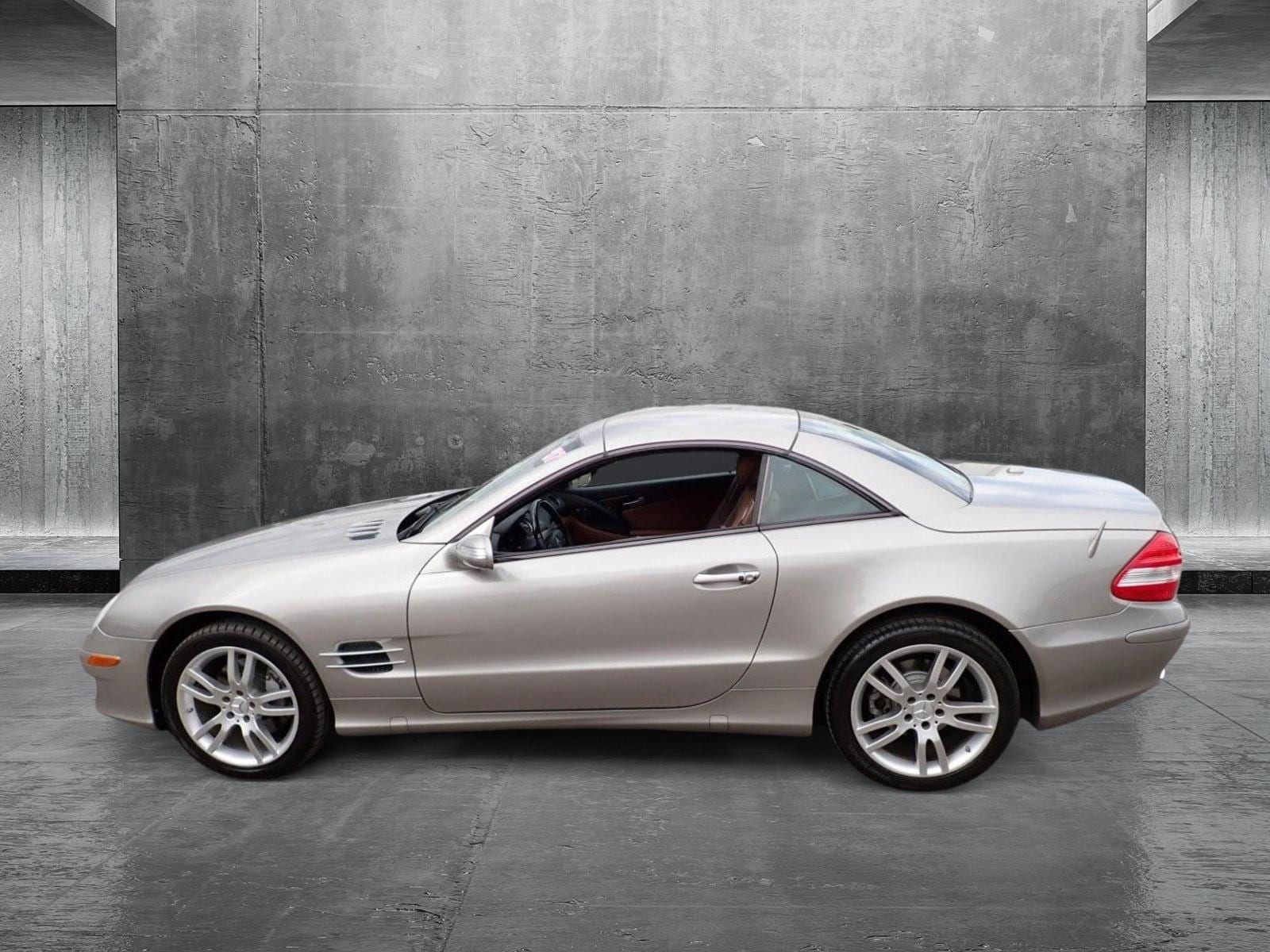 Used 2007 Mercedes-Benz SL-Class SL550 with VIN WDBSK71F77F120687 for sale in Centennial, CO