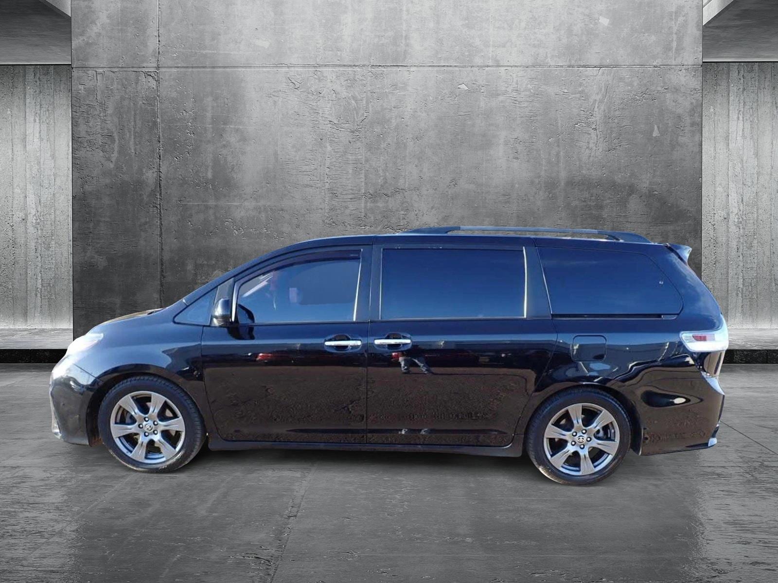 Used 2020 Toyota Sienna SE with VIN 5TDXZ3DC6LS059811 for sale in Centennial, CO