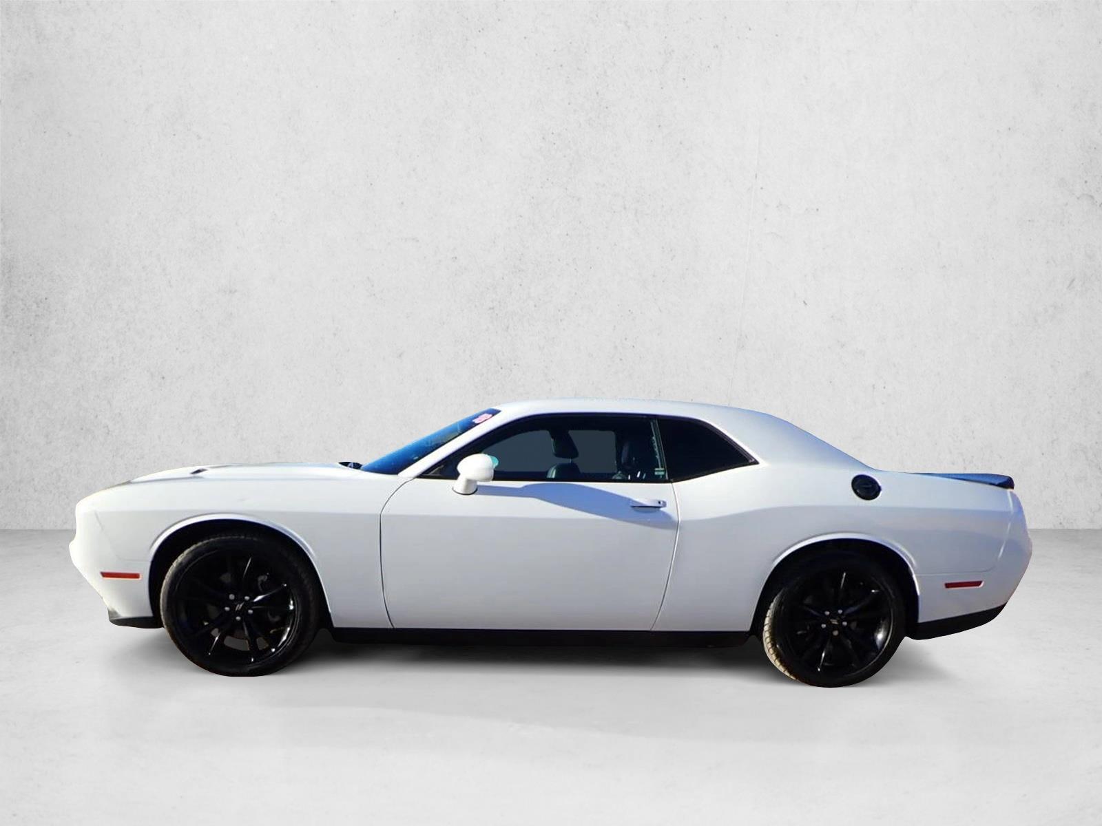 2018 Dodge Challenger SXT Plus photo 2