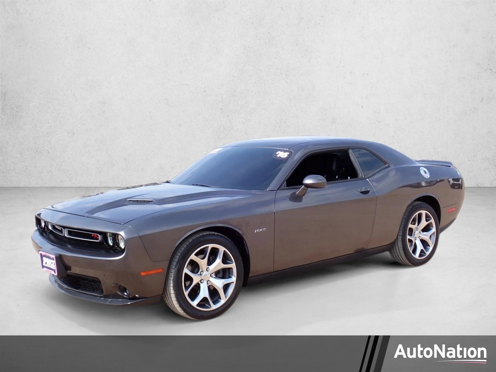 2016 Dodge Challenger R/T Plus's photo