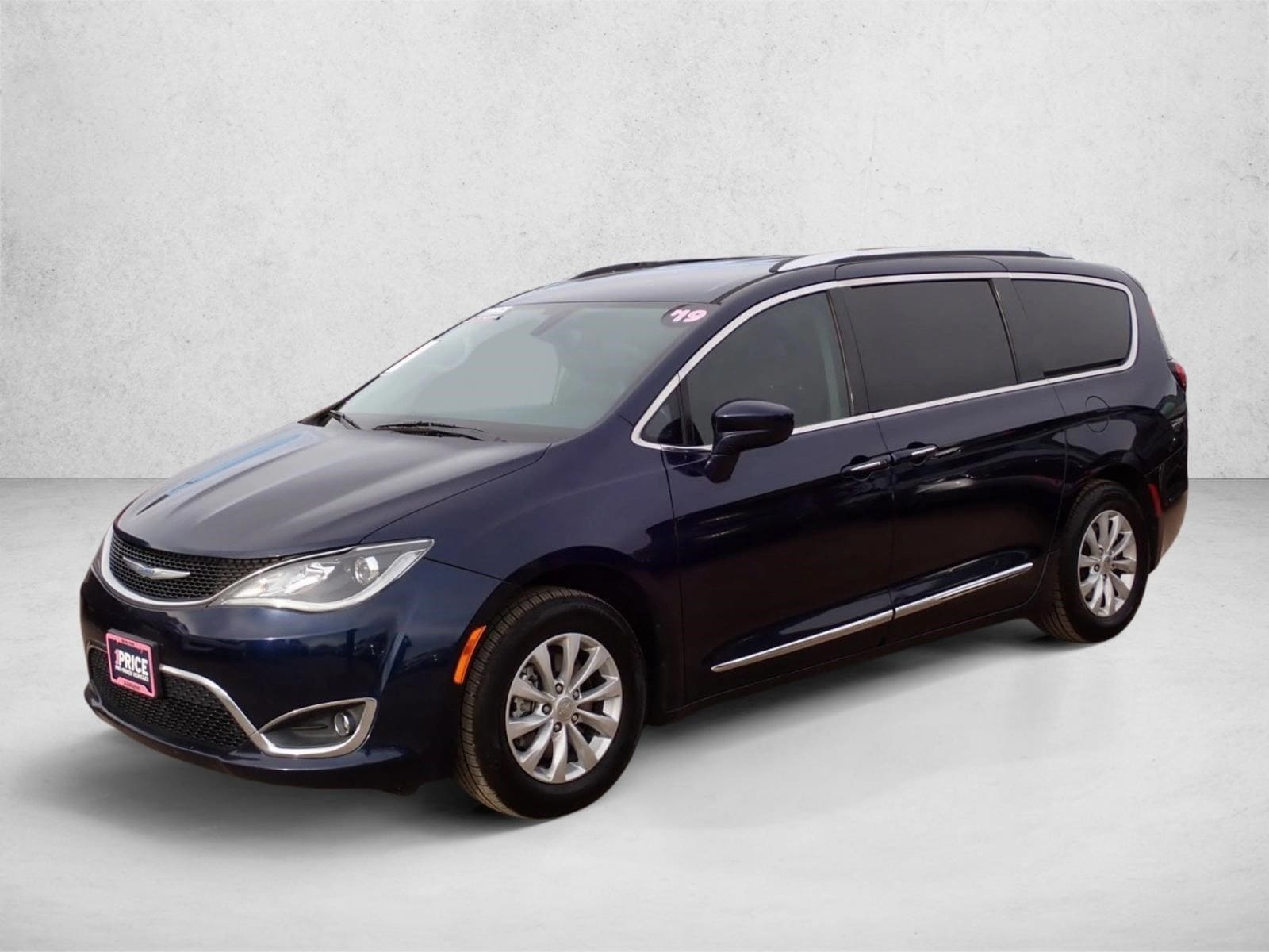 2019 Chrysler Pacifica Touring L's photo
