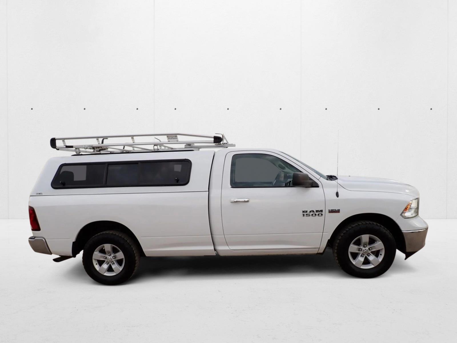 2018 Ram 1500 SLT photo 3