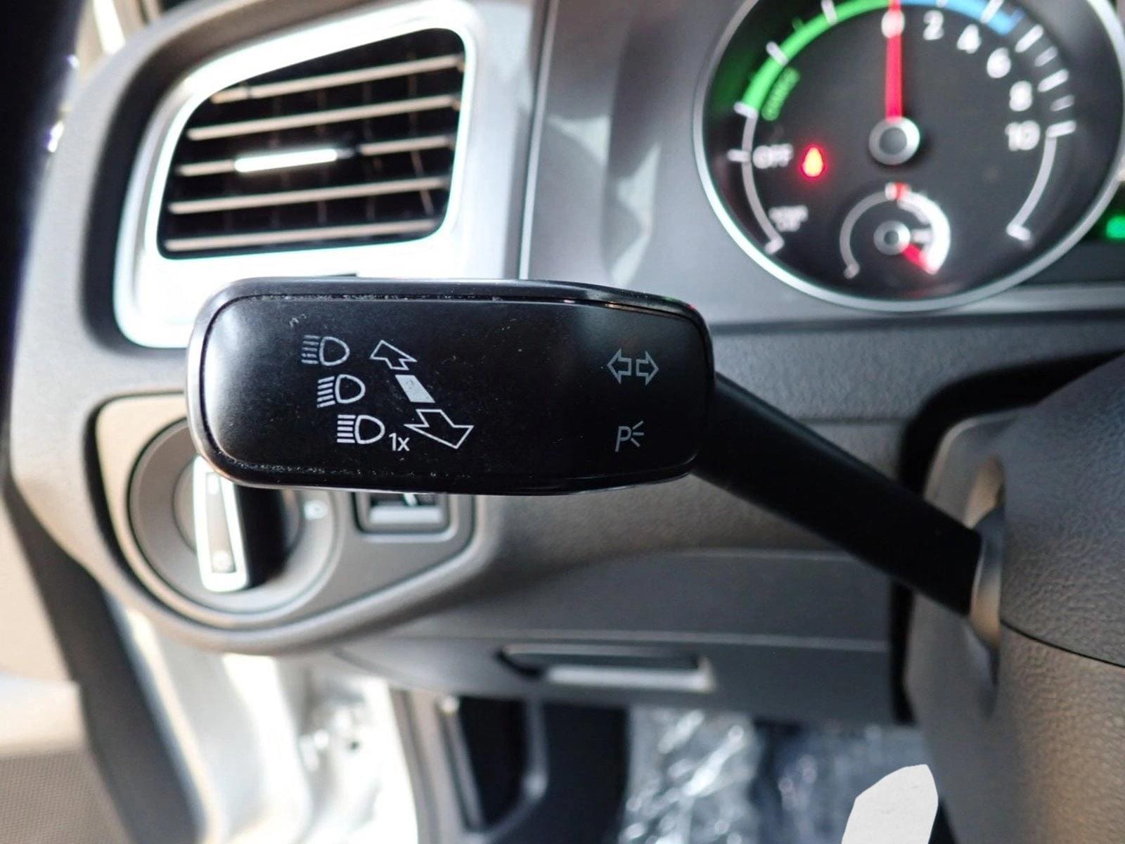 2015 Volkswagen e-Golf e-Golf Limited Edition - Photo 15