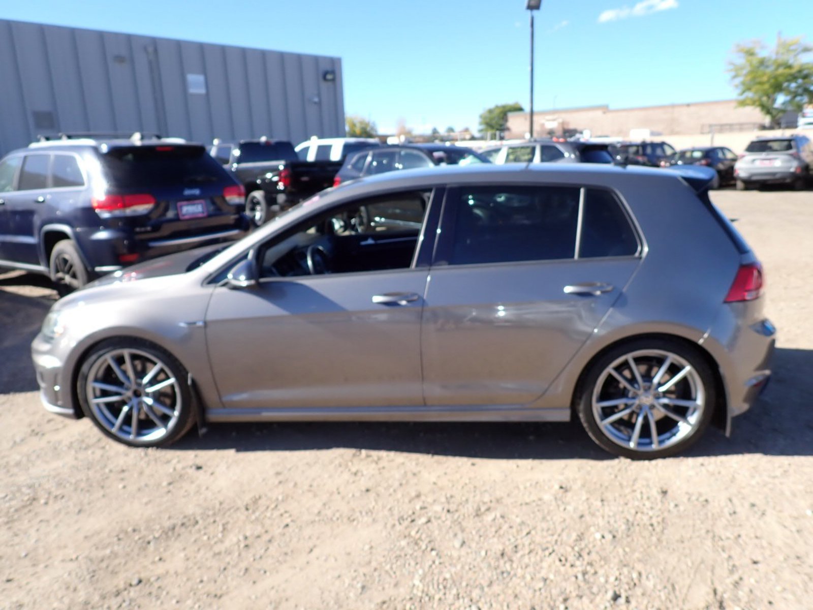 2017 Volkswagen Golf R Base photo 2