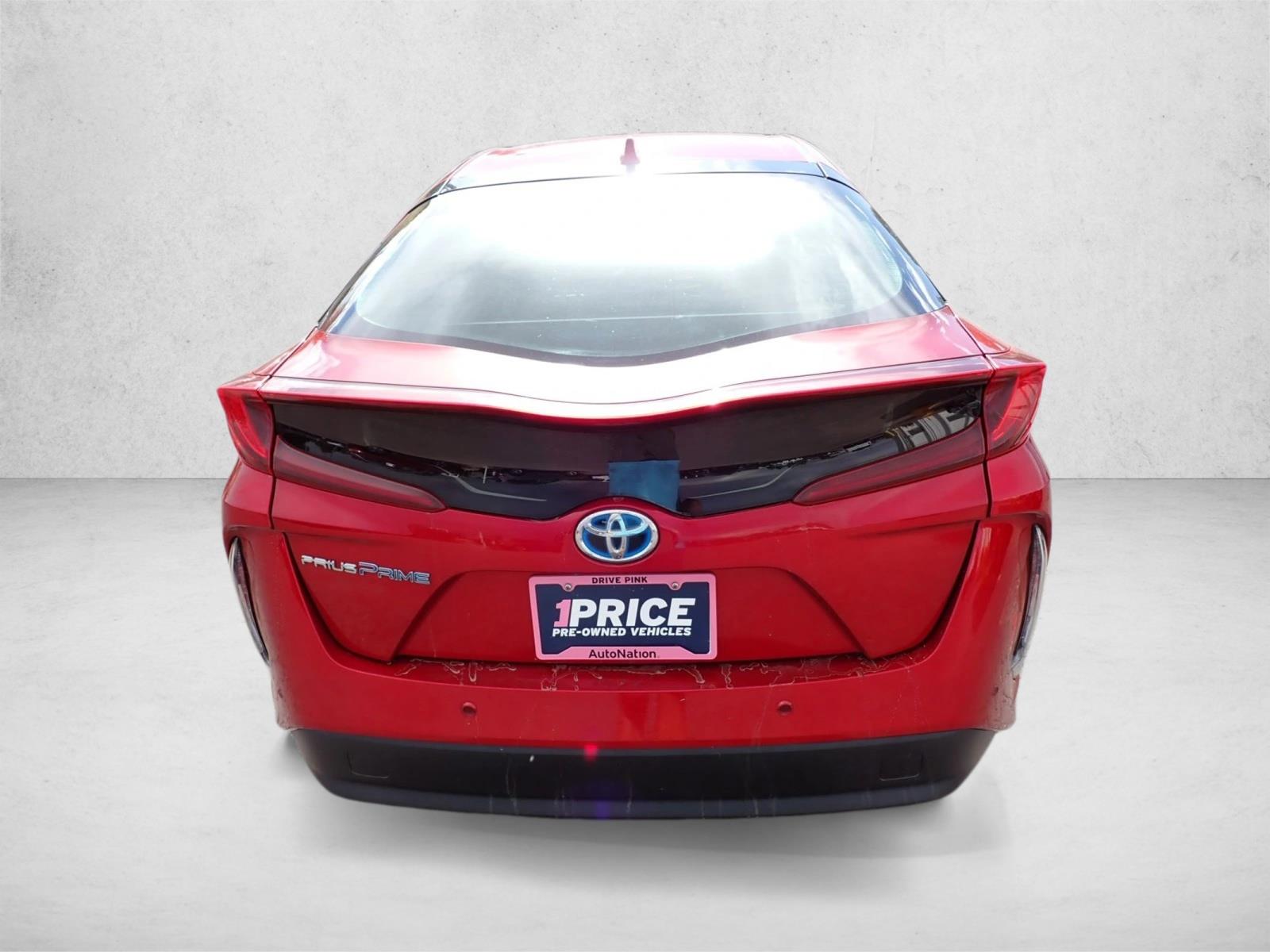 2017 Toyota Prius Prime Advanced photo 2