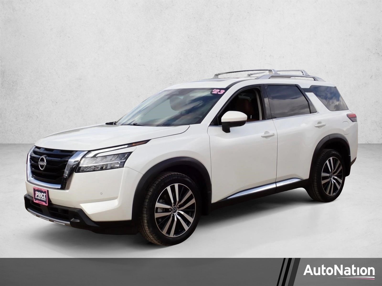 2023 Nissan Pathfinder Platinum 4WD's photo
