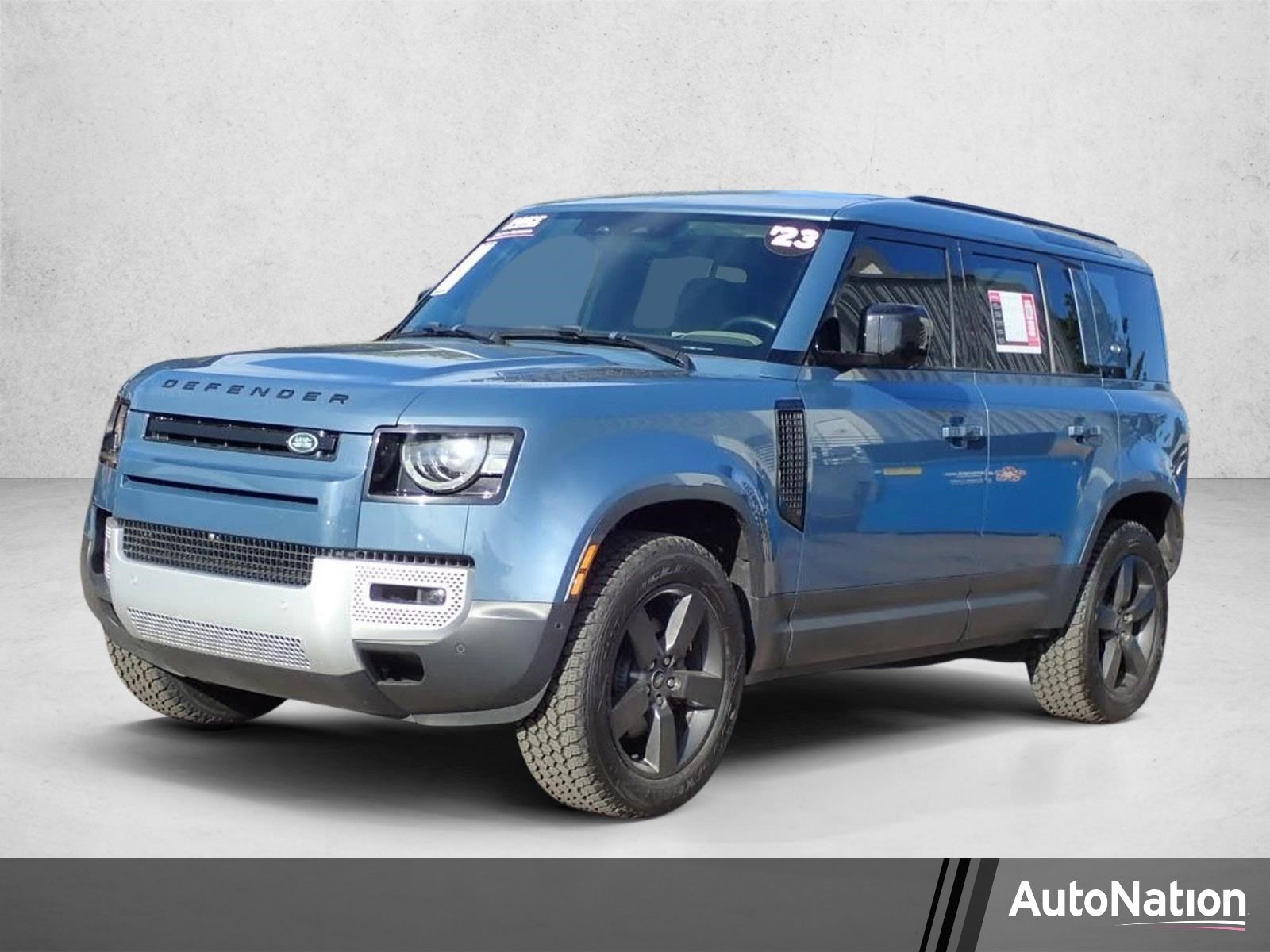 2023 Land Rover Defender S's photo