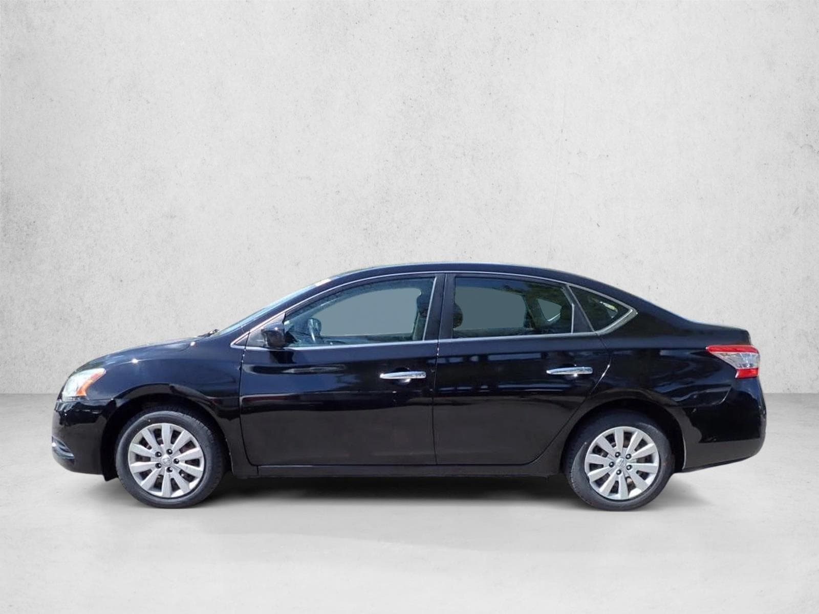 Used 2013 Nissan Sentra SV with VIN 1N4AB7AP5DN909577 for sale in Centennial, CO
